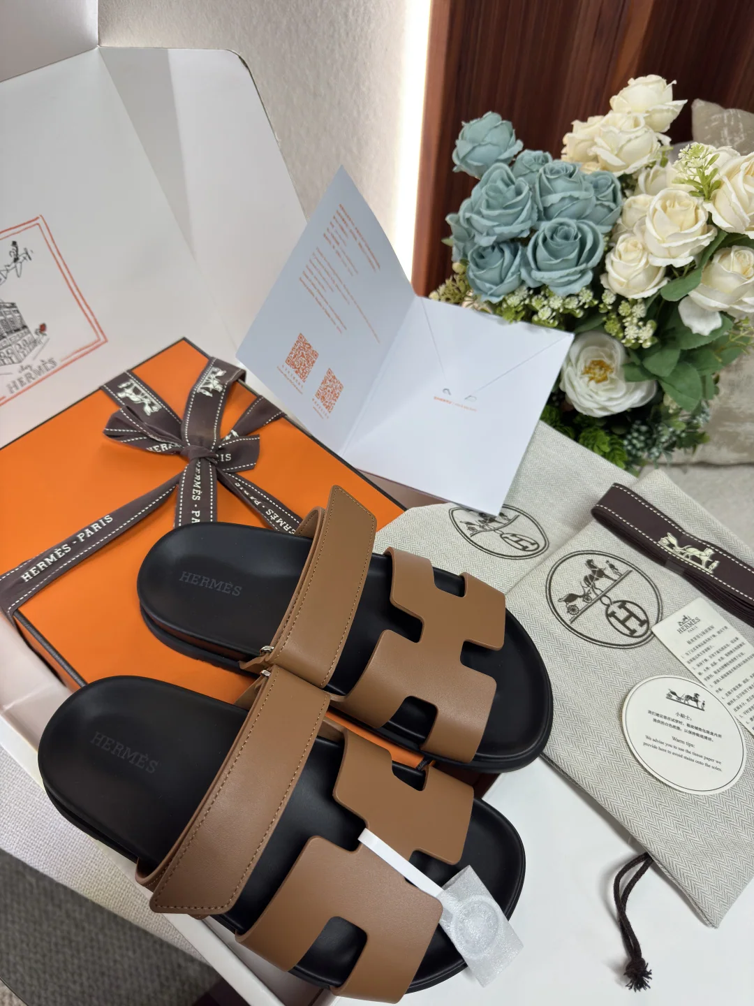 에르메스 시프레 조절 스트랩 스웨이드 샌들 상세 이미지 2