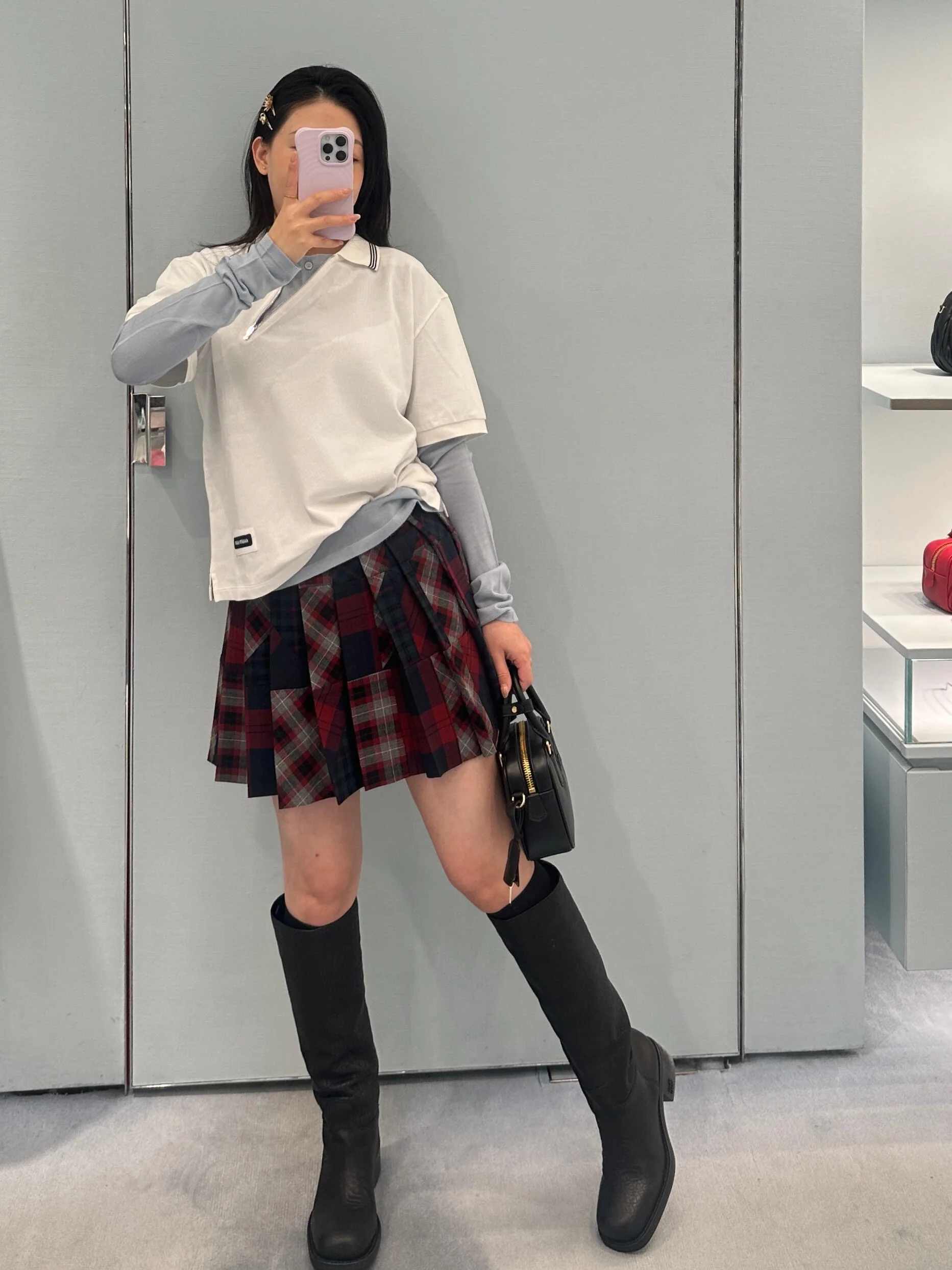 미우미우 지퍼 폴로 카라 반팔 탑 26 SS 상세 이미지 3