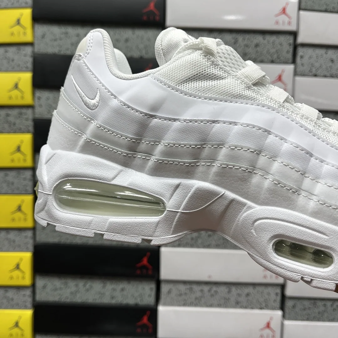 나이키 [WE] 에어 맥스 95 OG HM8755-100 201551 Nike Air Max 95 OG Big Bubble Triple 상세 이미지 4