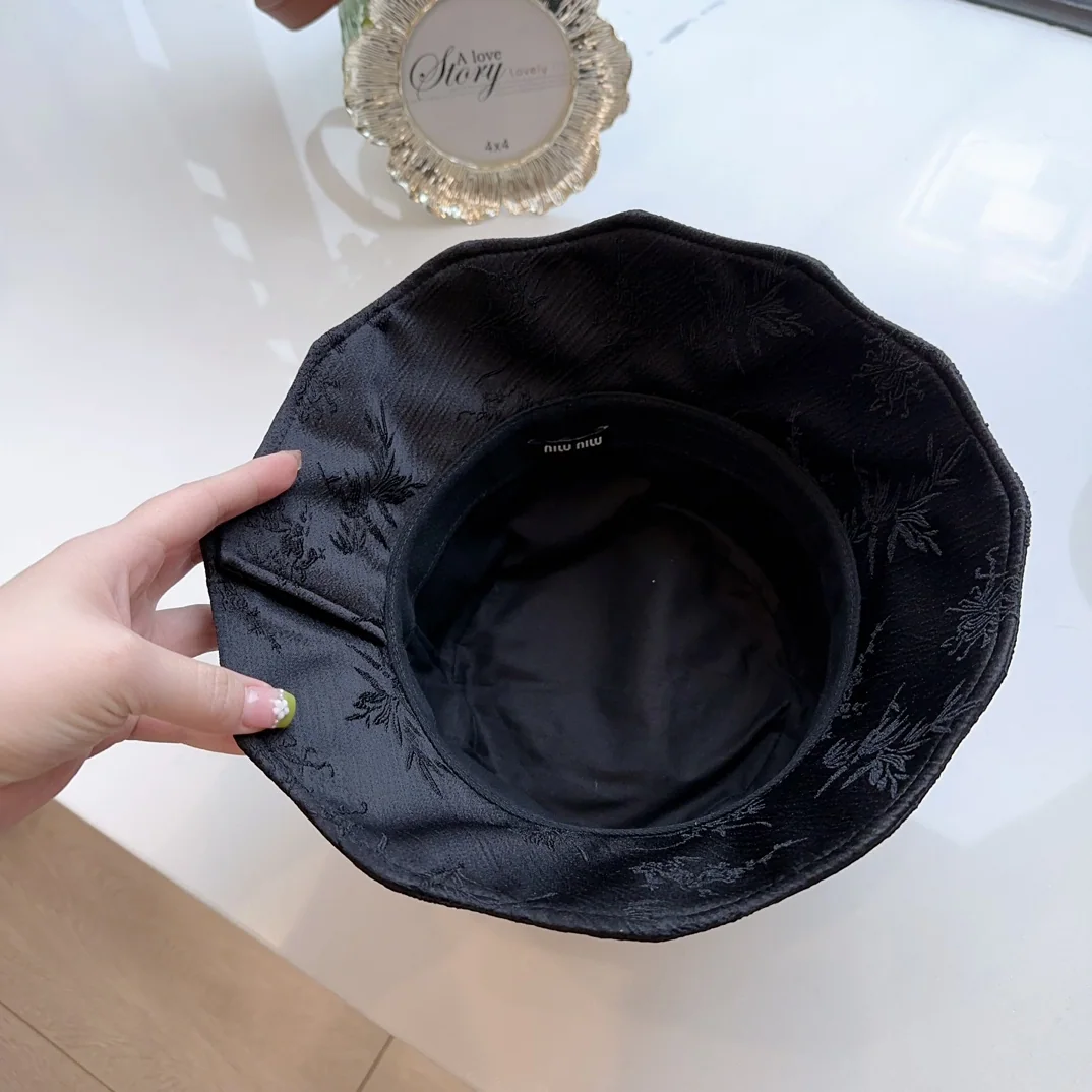 미우미우 모자 81043 Miu Miu Cap 상세 이미지 9