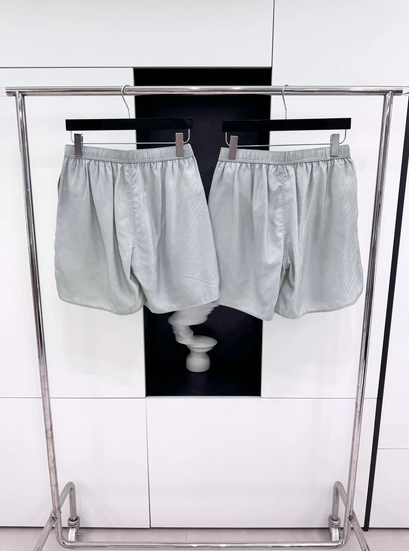 디올 모노그램 프린트 남성 반바지 2024 SS 상세 이미지 3