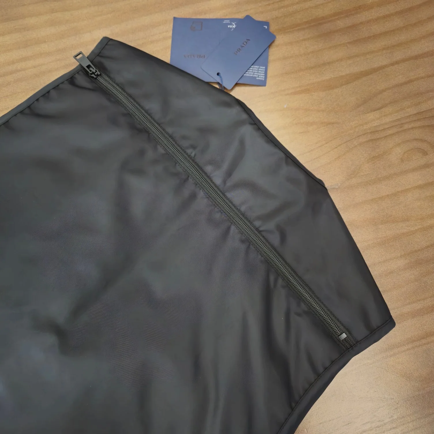 프라다 리사이클 나일론 남성 조끼 24 SS 24SS 상세 이미지 5