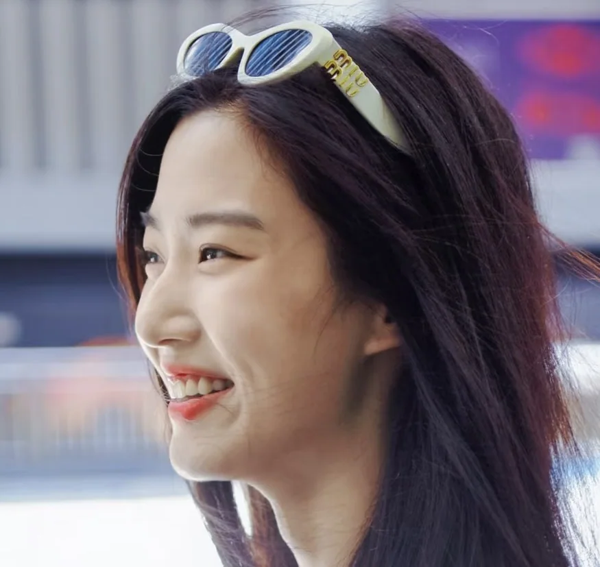 미우미우 SMU 09 Y 선글라스 상세 이미지 2