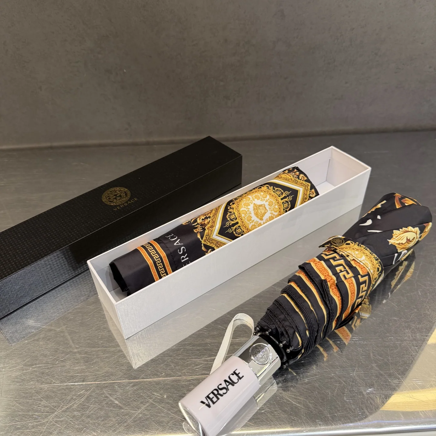 베르사체 우산 85653 Versace Umbrella 상세 이미지 2