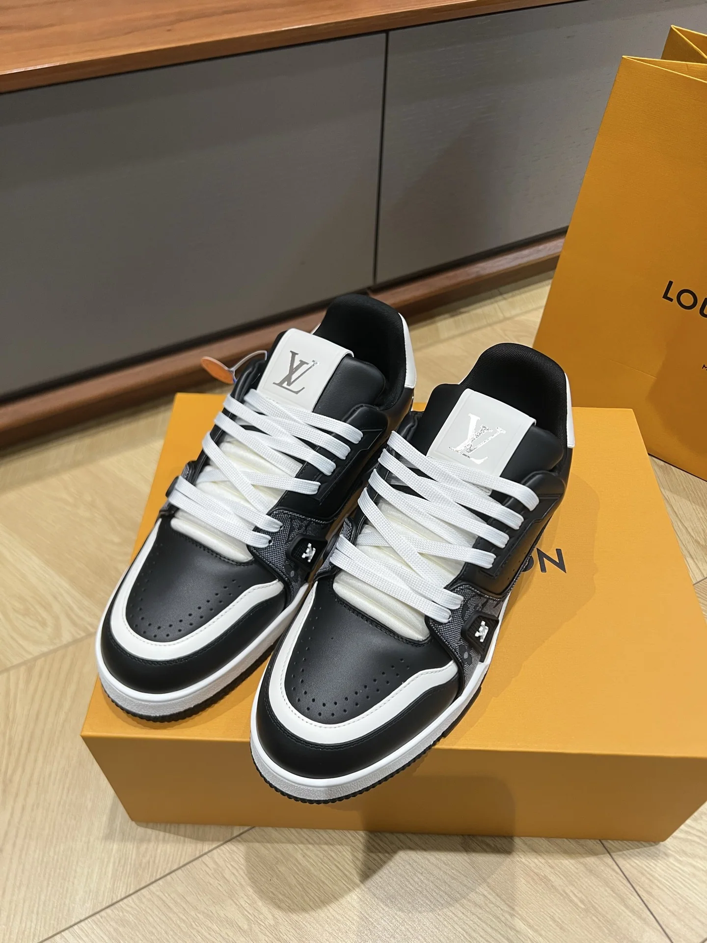 루이비통 LV 26 트레이너 신발 상세 이미지 3