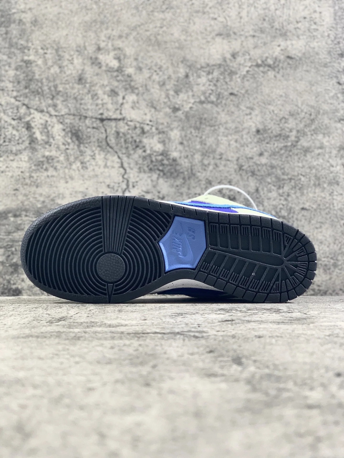 나이키덩크 로우 셀라돈 카키 블루 스니커즈 상세 이미지 4
