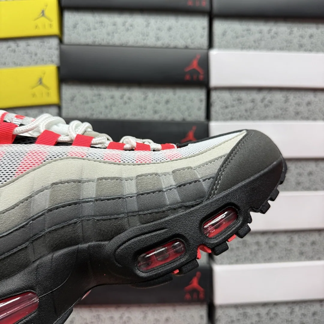 나이키 [WE] 에어 맥스 95 OG IM7410-001 201736 Nike Air Max 95 OG Big Bubble Solar Red 상세 이미지 3