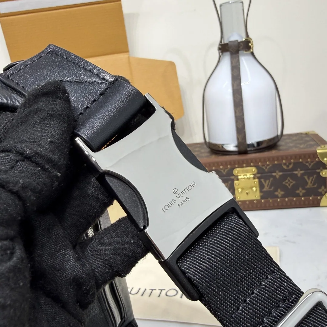 루이비통 디스커버리 스몰 웨이스트백 가방 M46035 상세 이미지 9