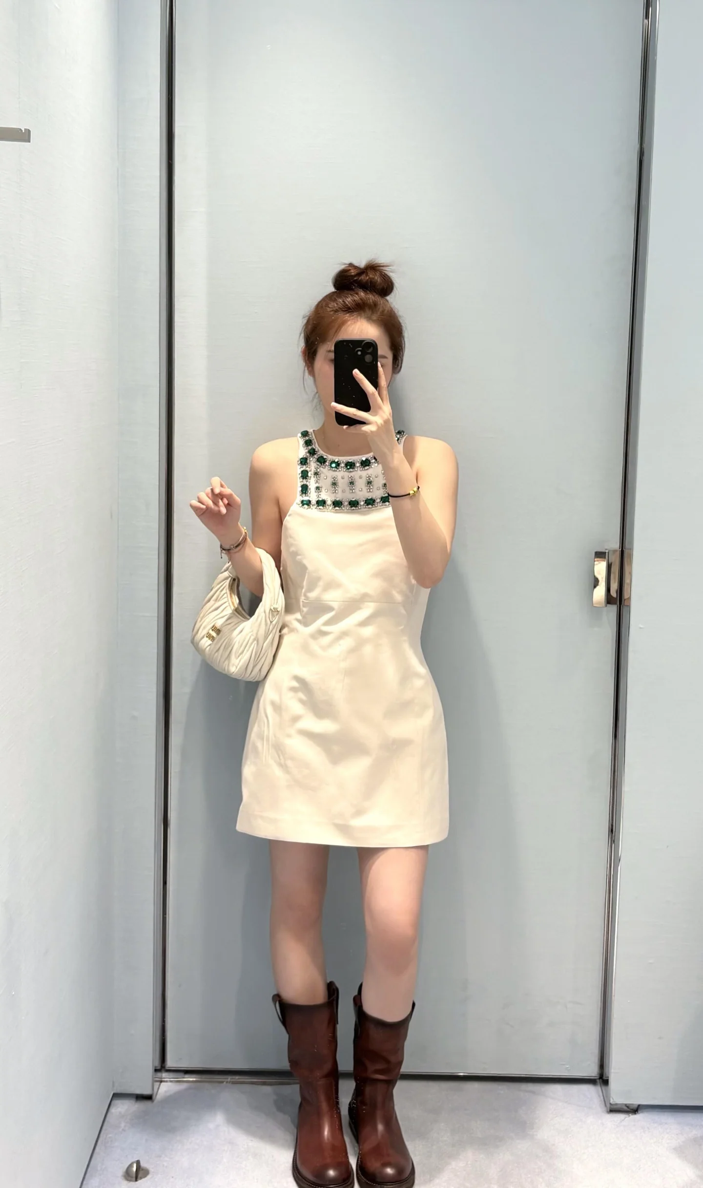 미우미우 A라인 폴로 카라 민소매 원피스 2026 SS 상세 이미지 9