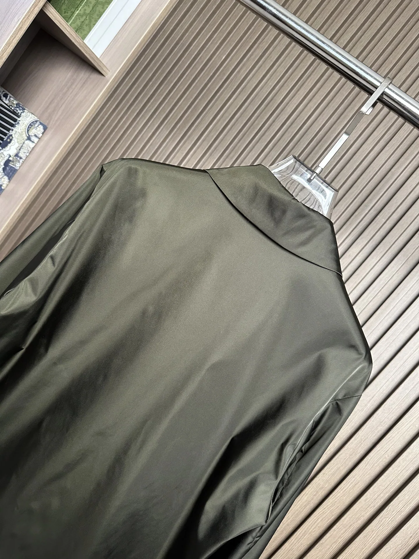 프라다 삼각로고 Re-Nylon 셔츠 자켓 상세 이미지 7