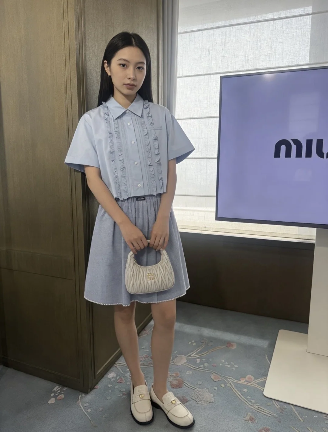 미우미우 블루 프릴 스퀘어넥 반팔 셔츠 상세 이미지 3