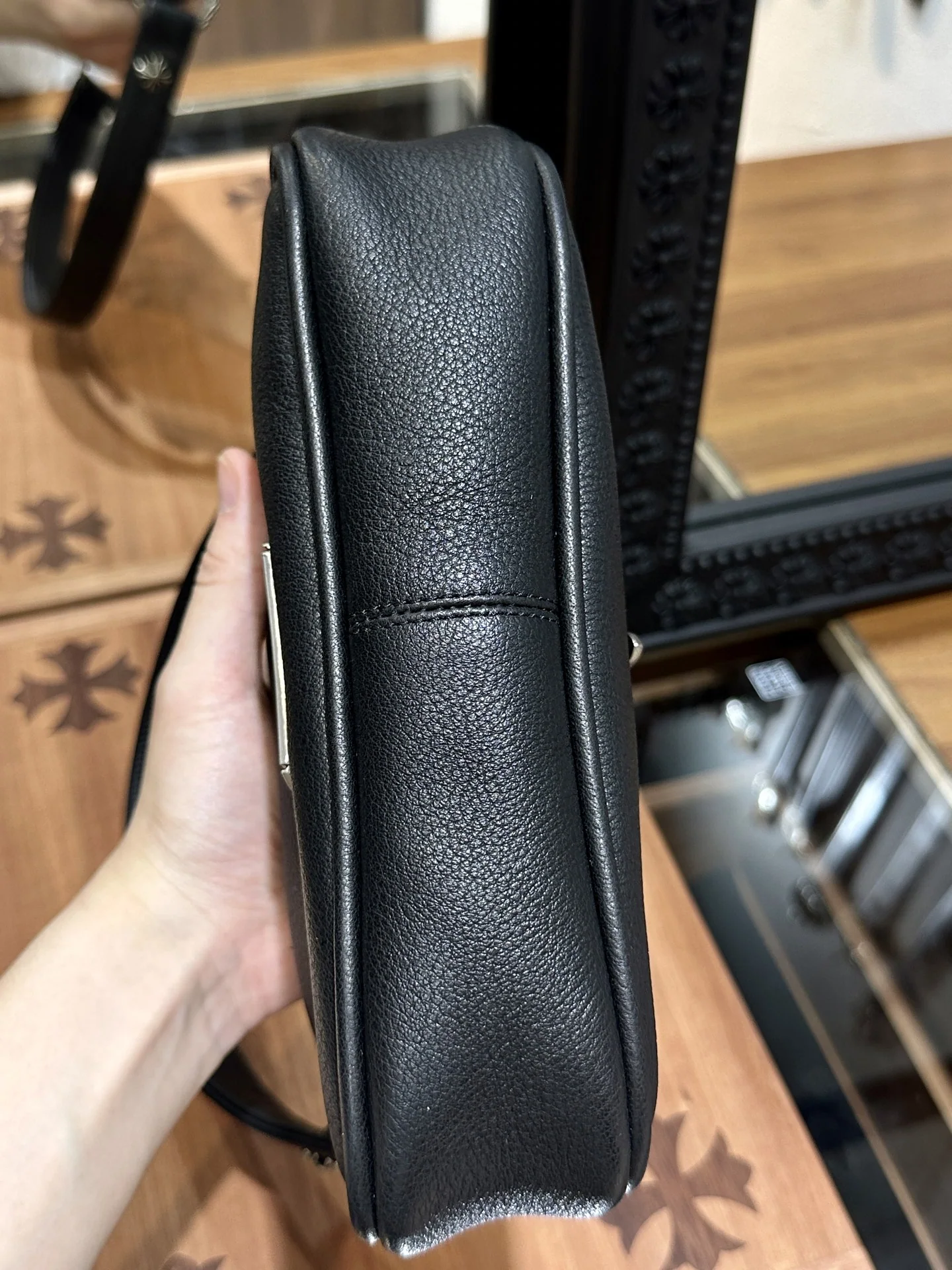 크롬하츠 스몰 치킨 너겟 언더암 가방 상세 이미지 5