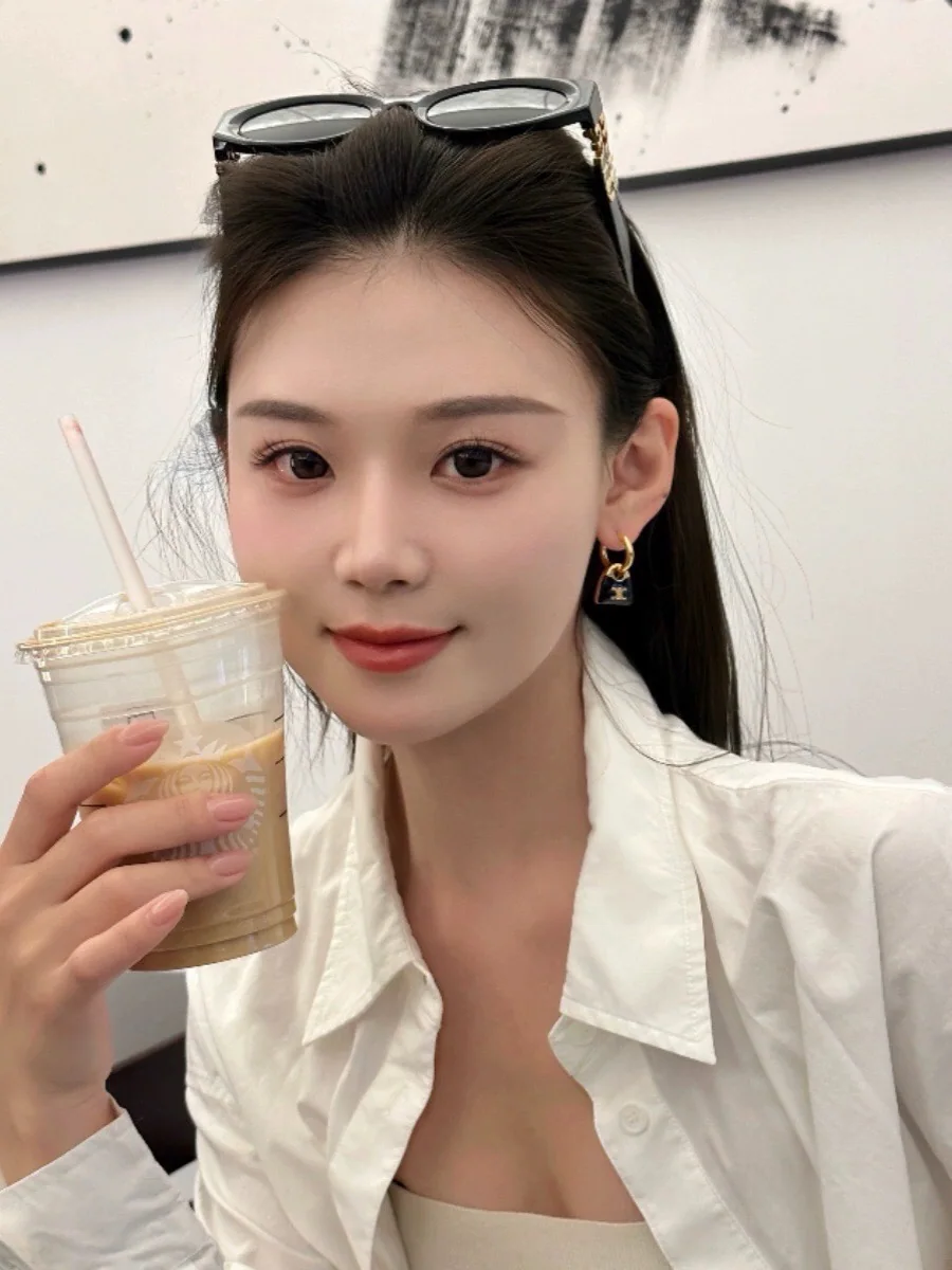 셀린느 블랙 골드 귀걸이 상세 이미지 2