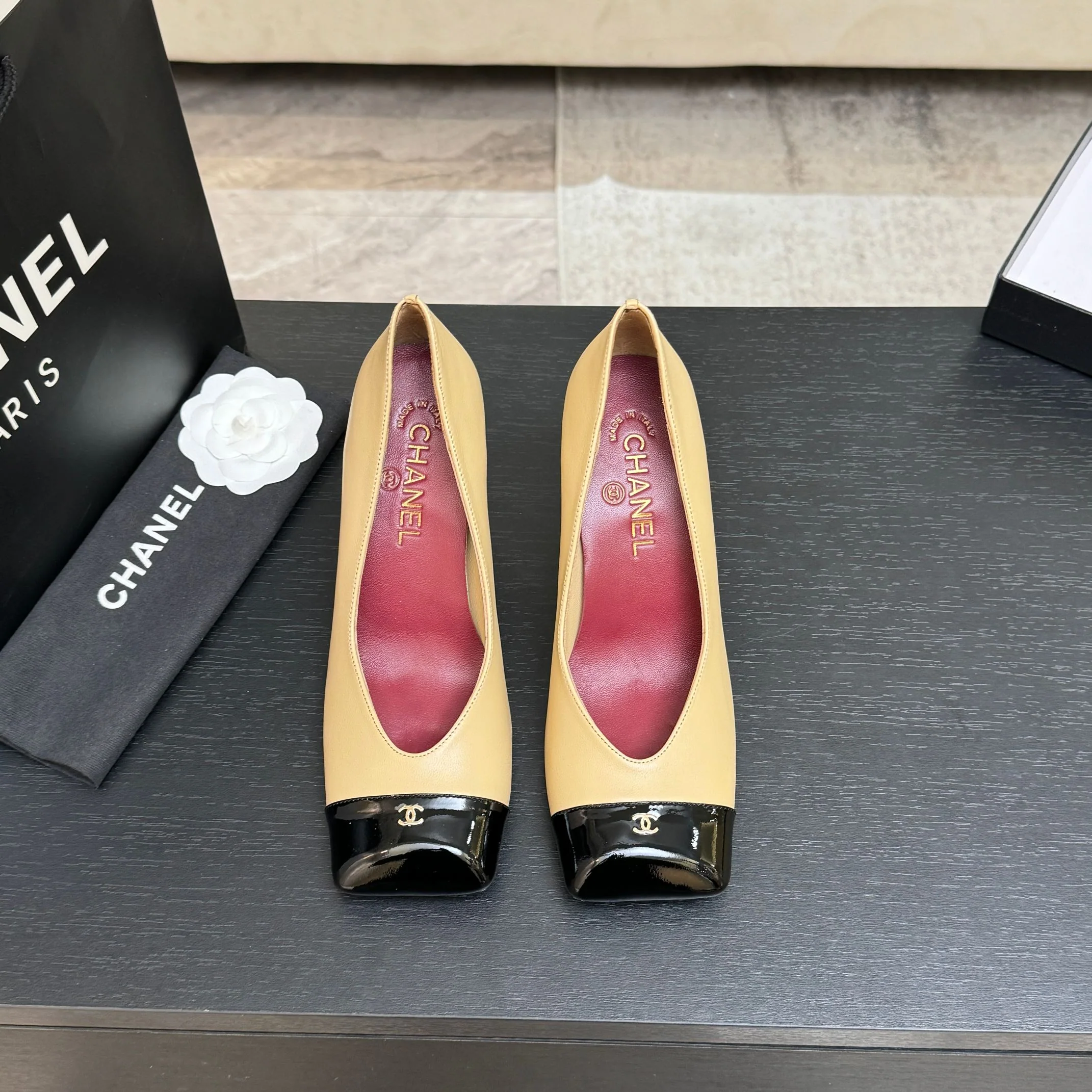 샤넬 더블 C 스티치 스퀘어 토 스트랩 여성 신발 상세 이미지 1