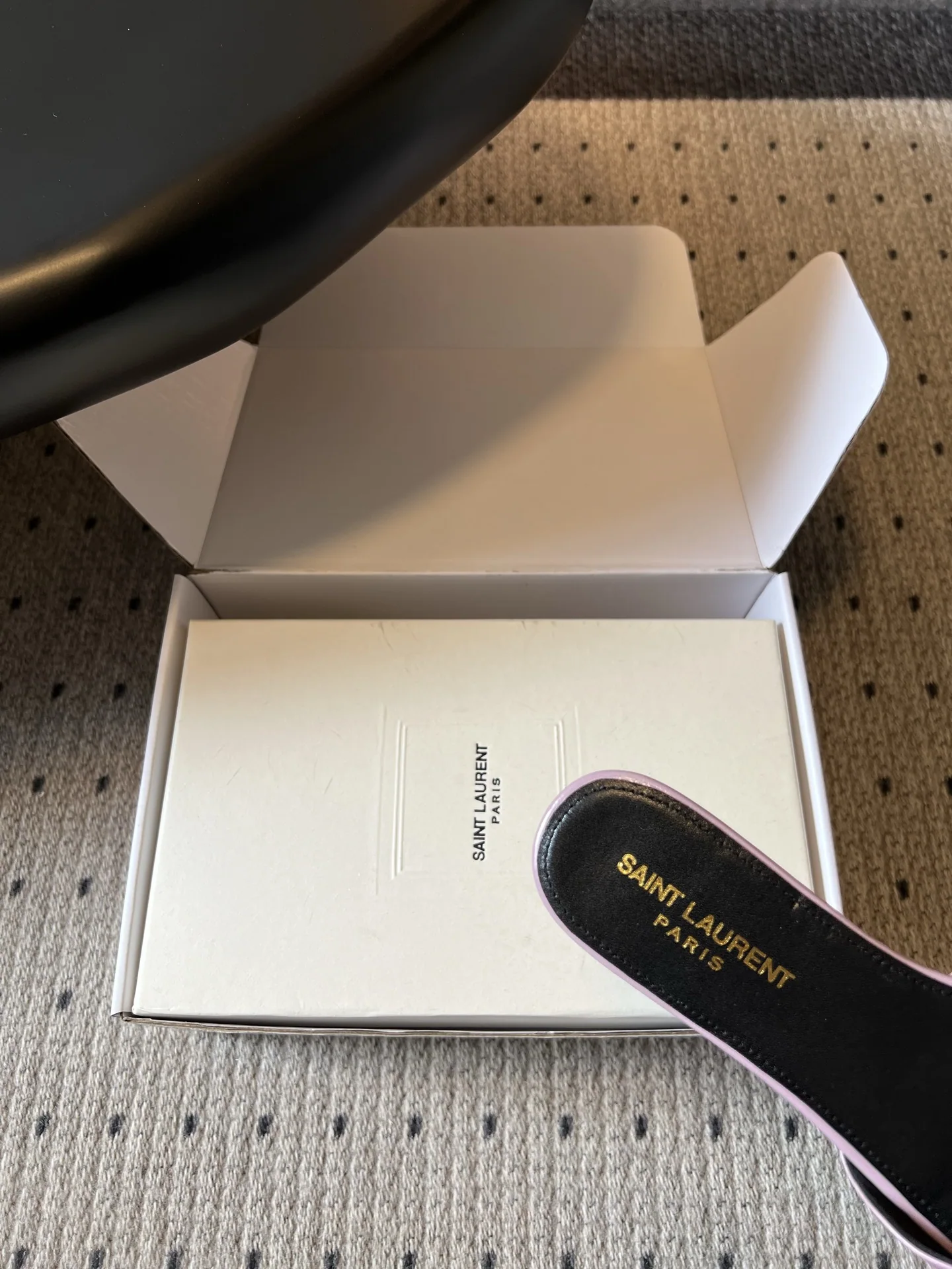 생로랑 플리츠 YSL 버클 플랫 샌들 상세 이미지 8