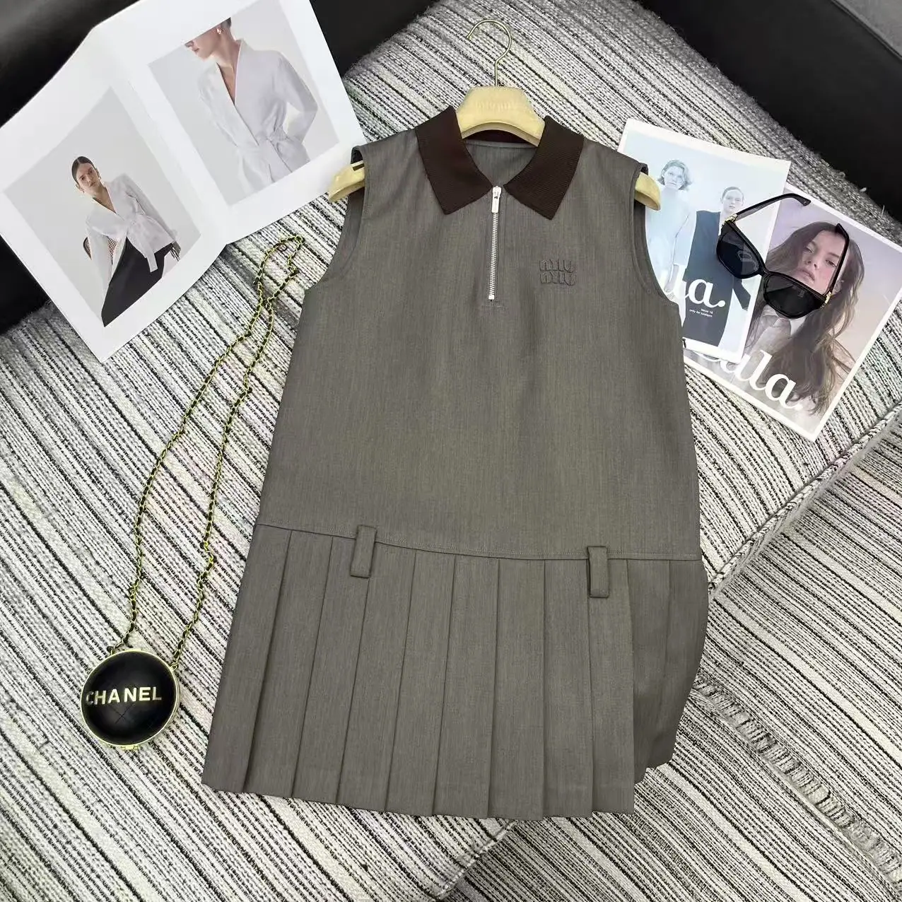 미우미우 컬러 블록 립 카라 플리츠 원피스 상세 이미지 3