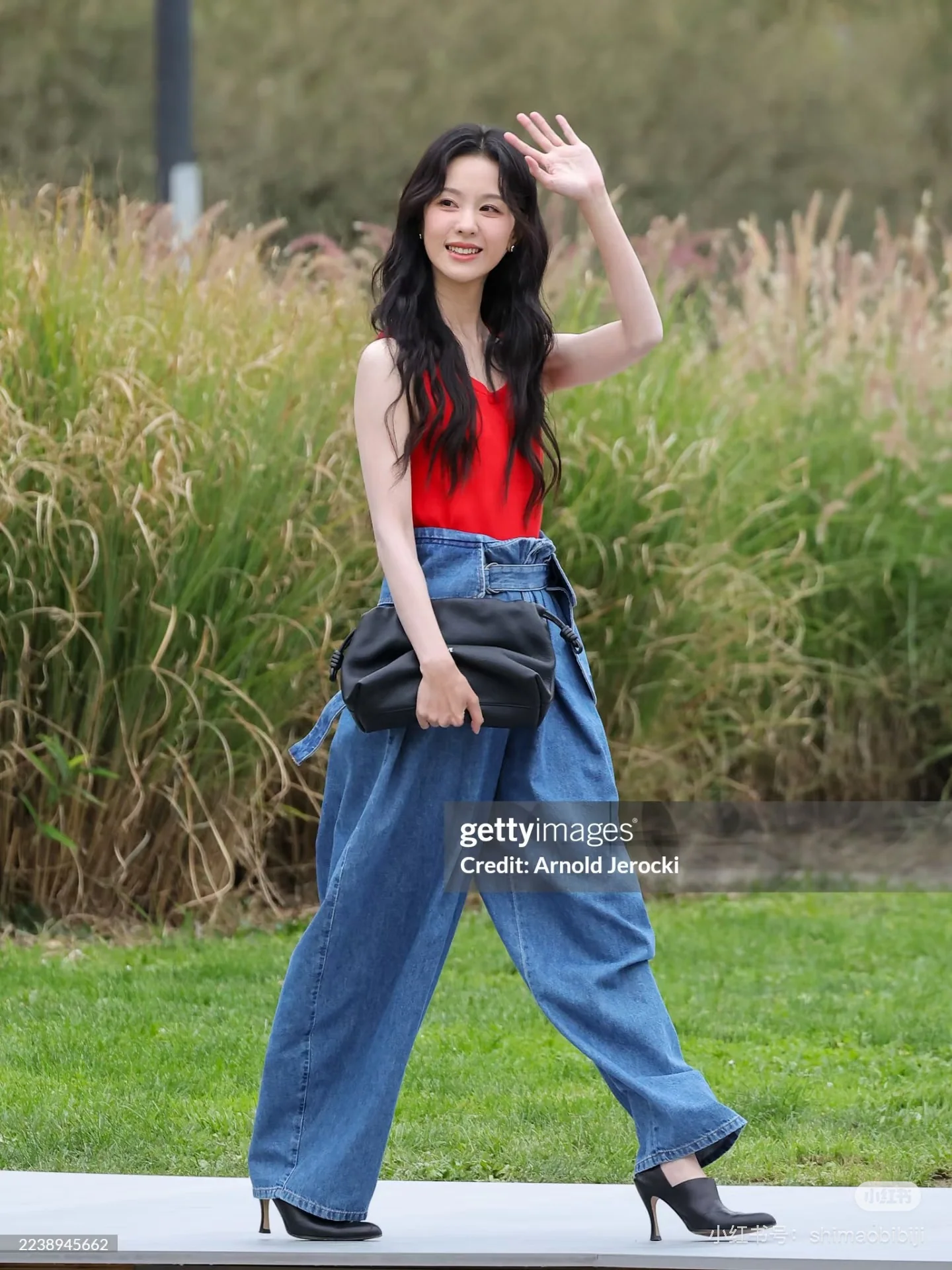 로에베 진한 블루 데님 와이드 핏 바지 상세 이미지 3