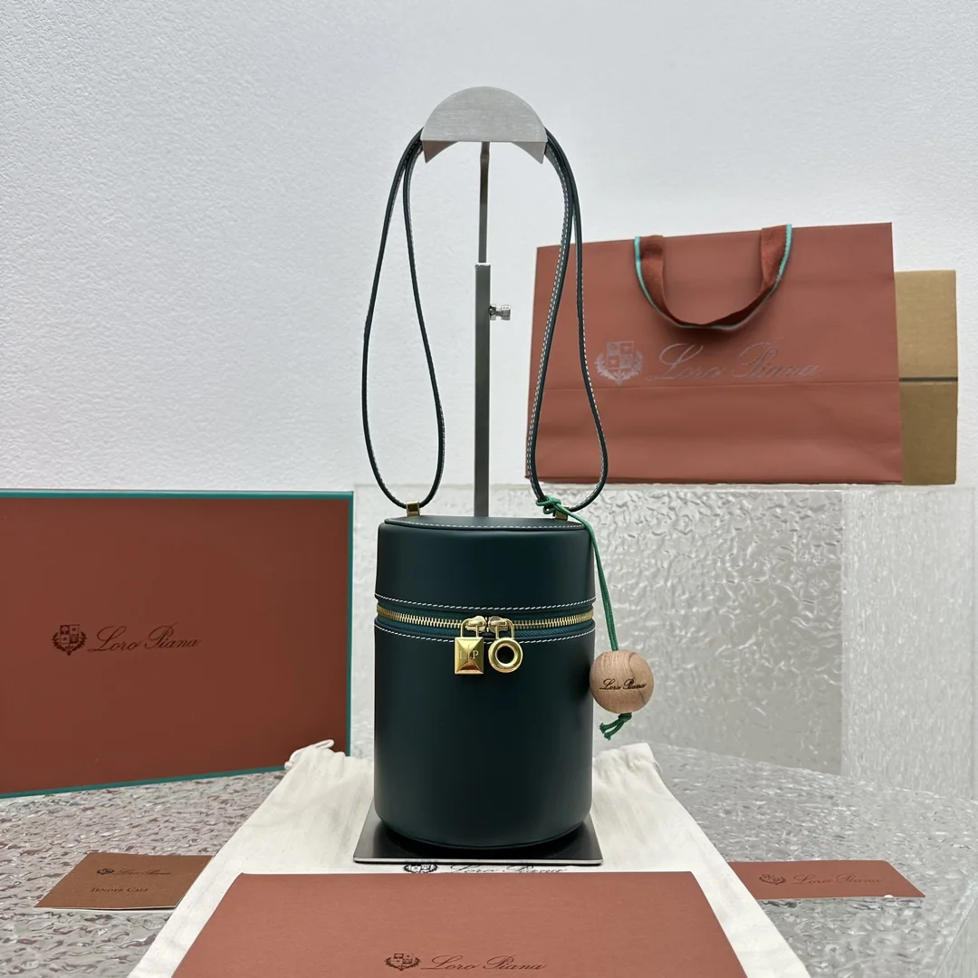 로로피아나 카프스킨 버킷백 그린 상세 이미지 1
