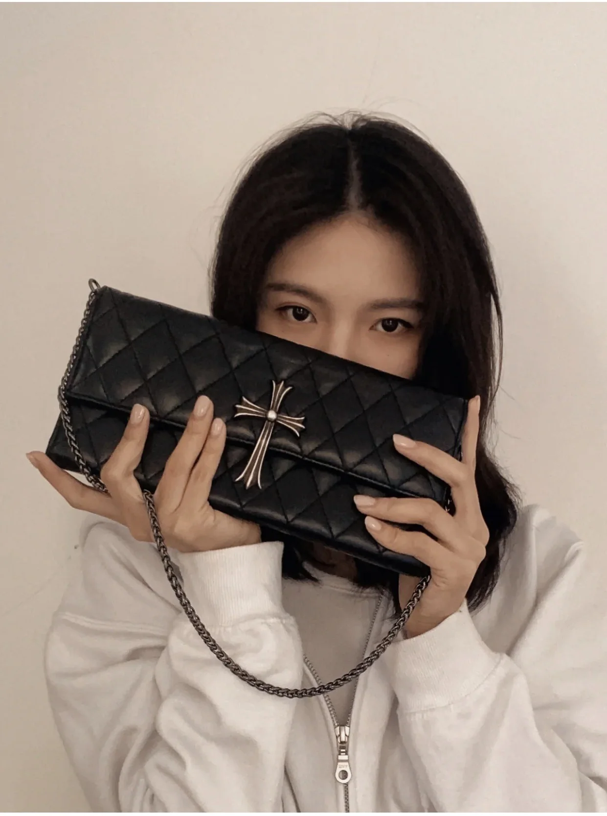 크롬하츠 925 실버 크로스 퀼팅 클러치백 상세 이미지 18
