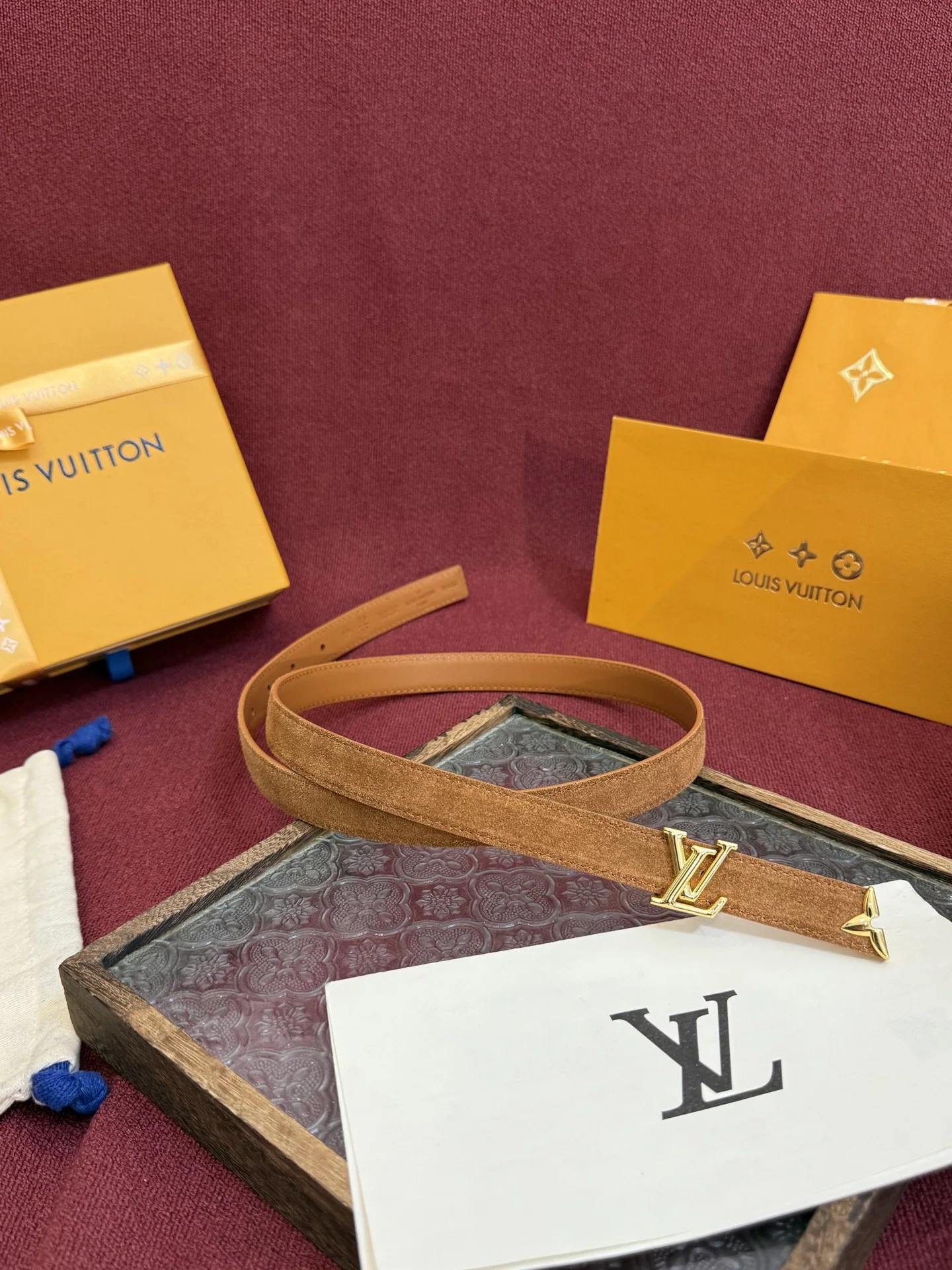 루이비통 LV 이니셜 버클 모노그램 플라워 스웨이드 벨트 상세 이미지 2
