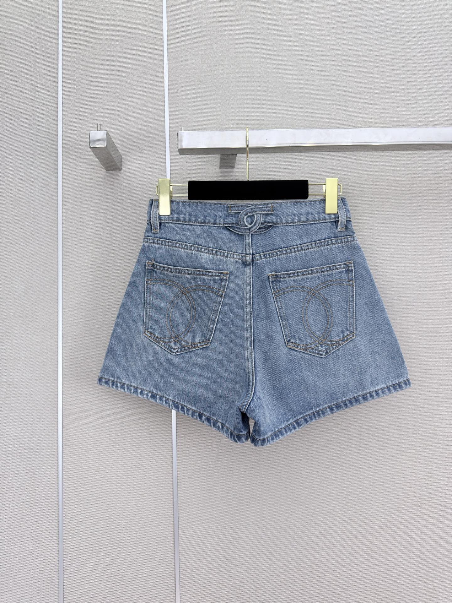 샤넬 자수 더블 C 포켓 데님 여성 반바지 상세 이미지 7