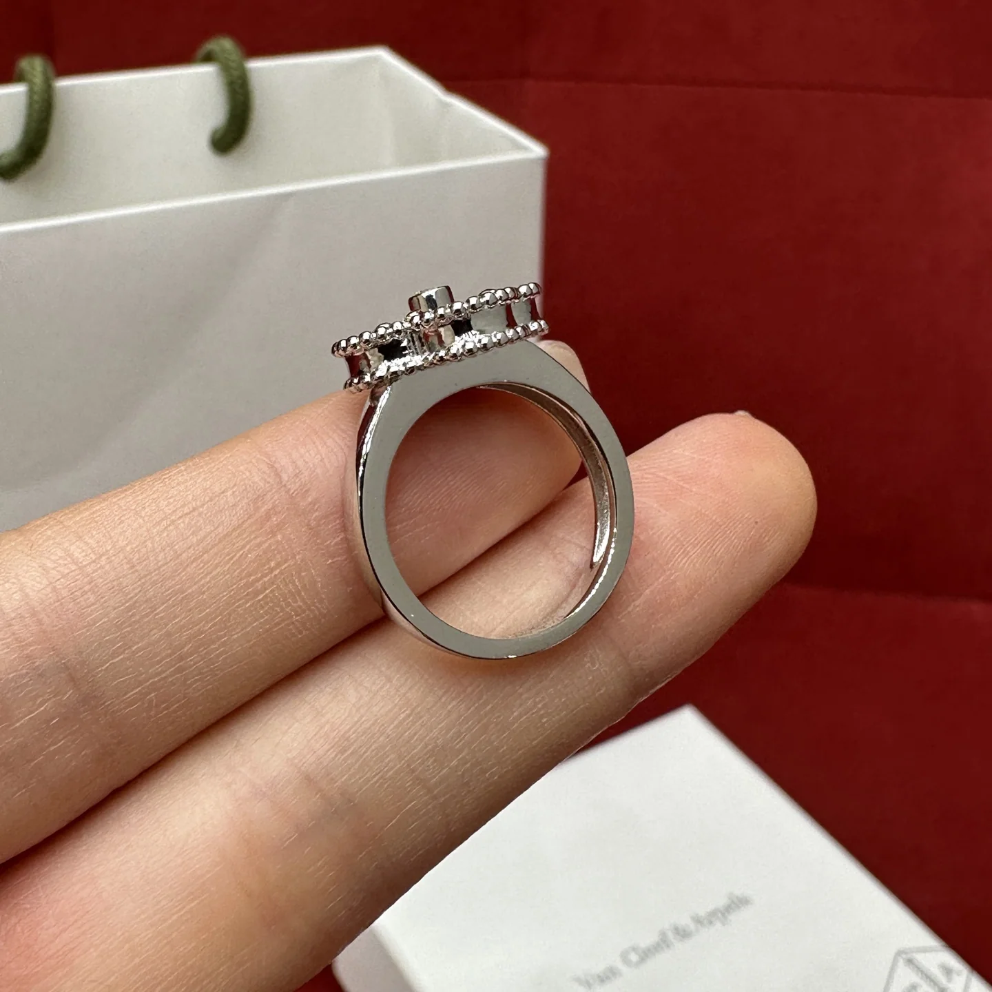 반클리프앤아펠 빈티지 알함브라 네잎클로버 18K 골드 도금 반지 상세 이미지 3