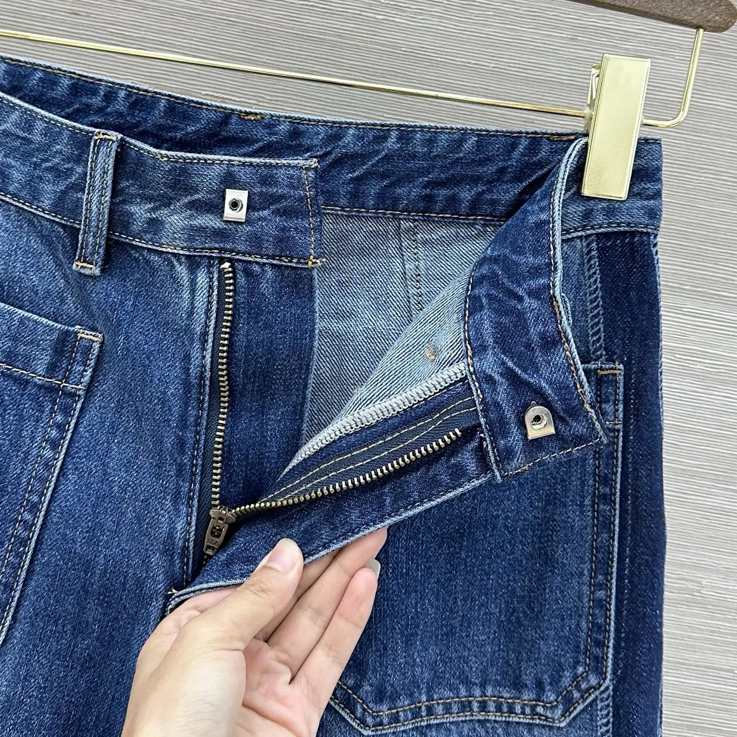 디올 레이저 커팅 워시드 데님 여성 바지 상세 이미지 4