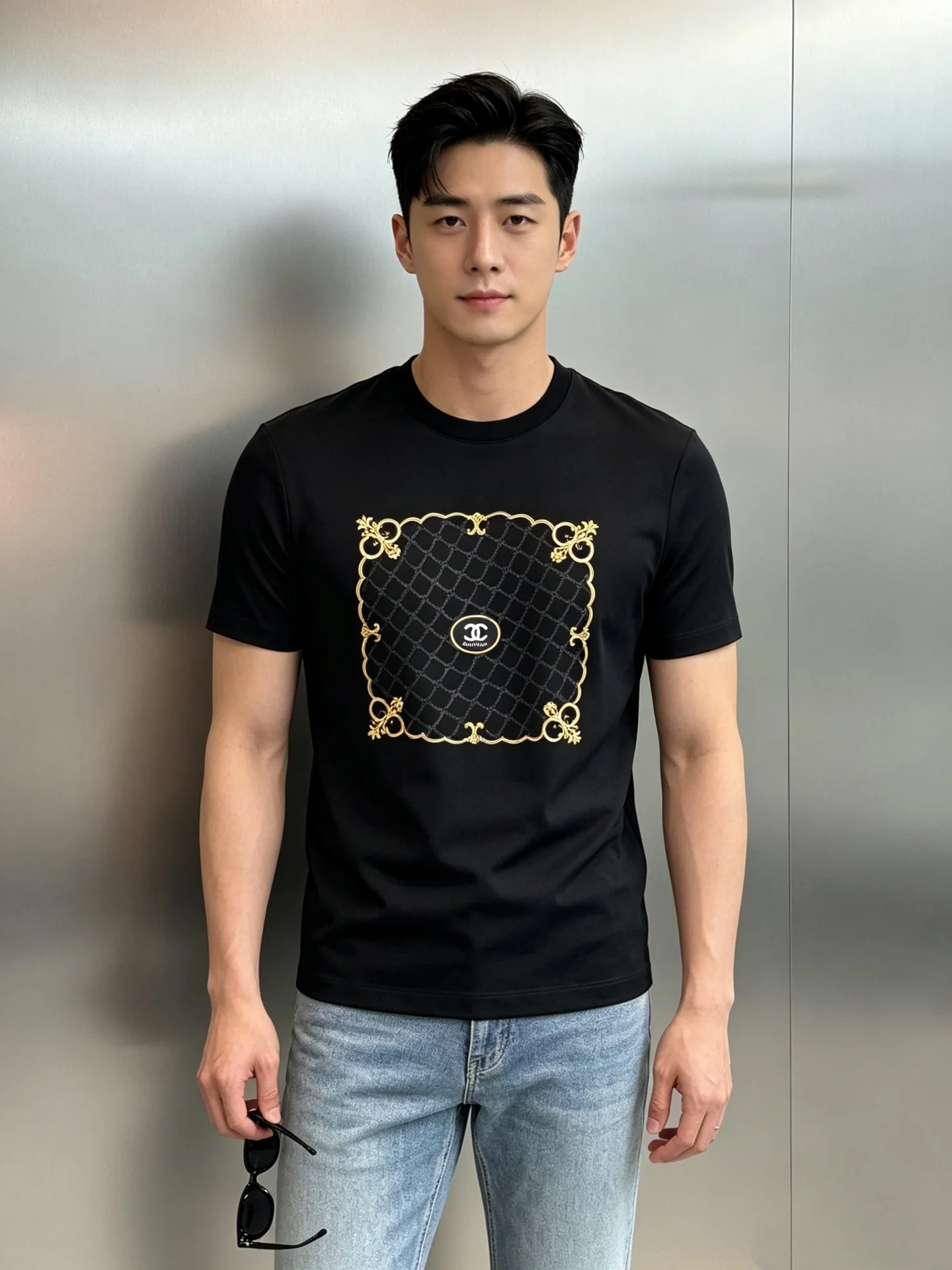 샤넬 금장 스크롤 장식 남성 반팔 티셔츠 143266
