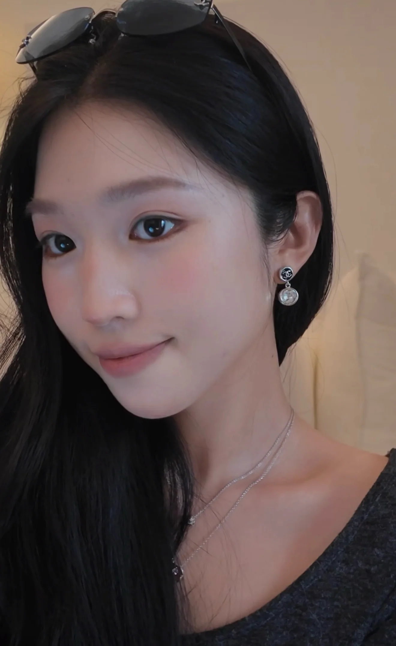 샤넬 라운드 에나멜 스터드 귀걸이 상세 이미지 3