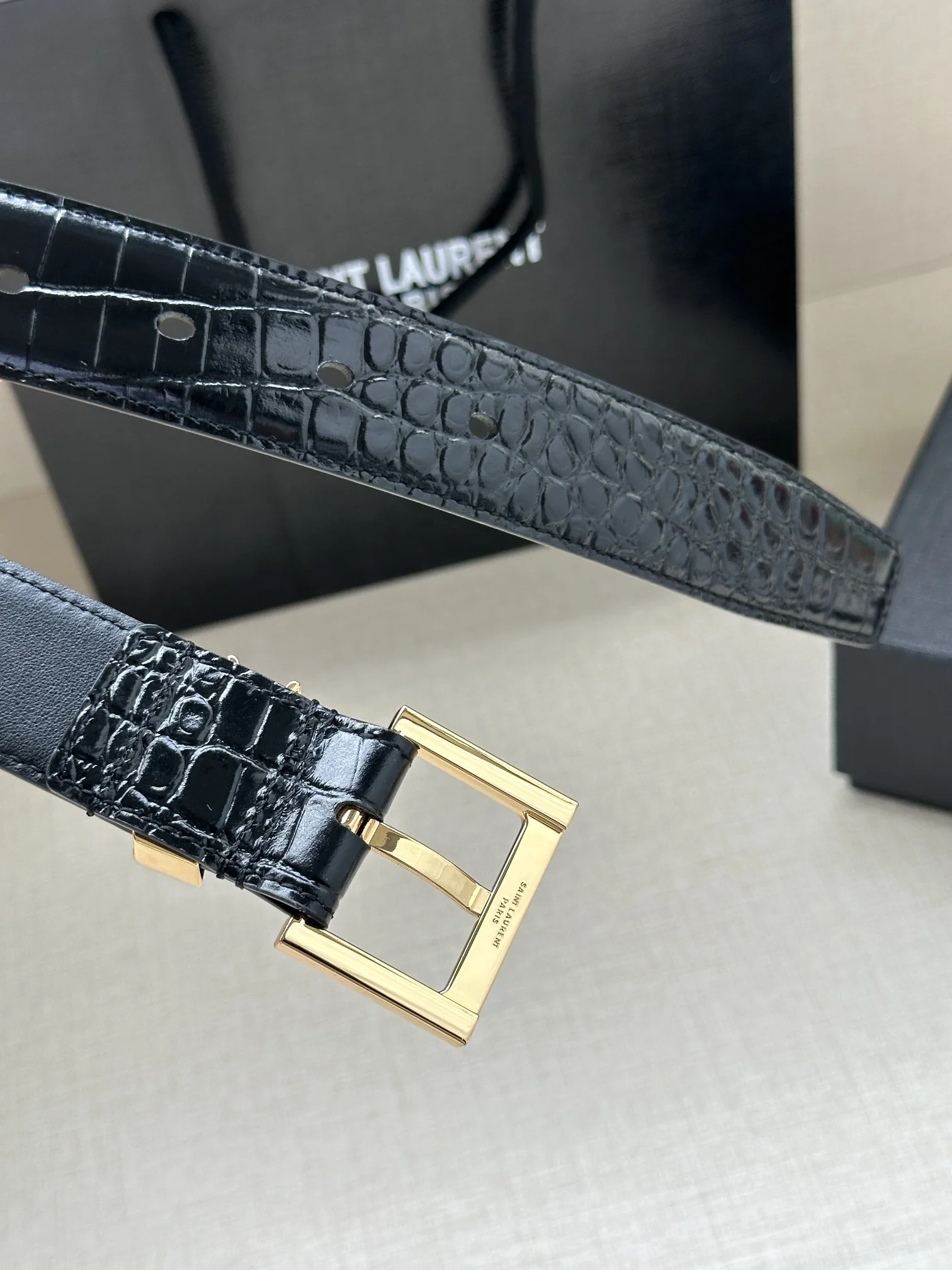 생로랑 YSL 모노그램 악어무늬 가죽 스퀘어 버클 벨트 상세 이미지 5