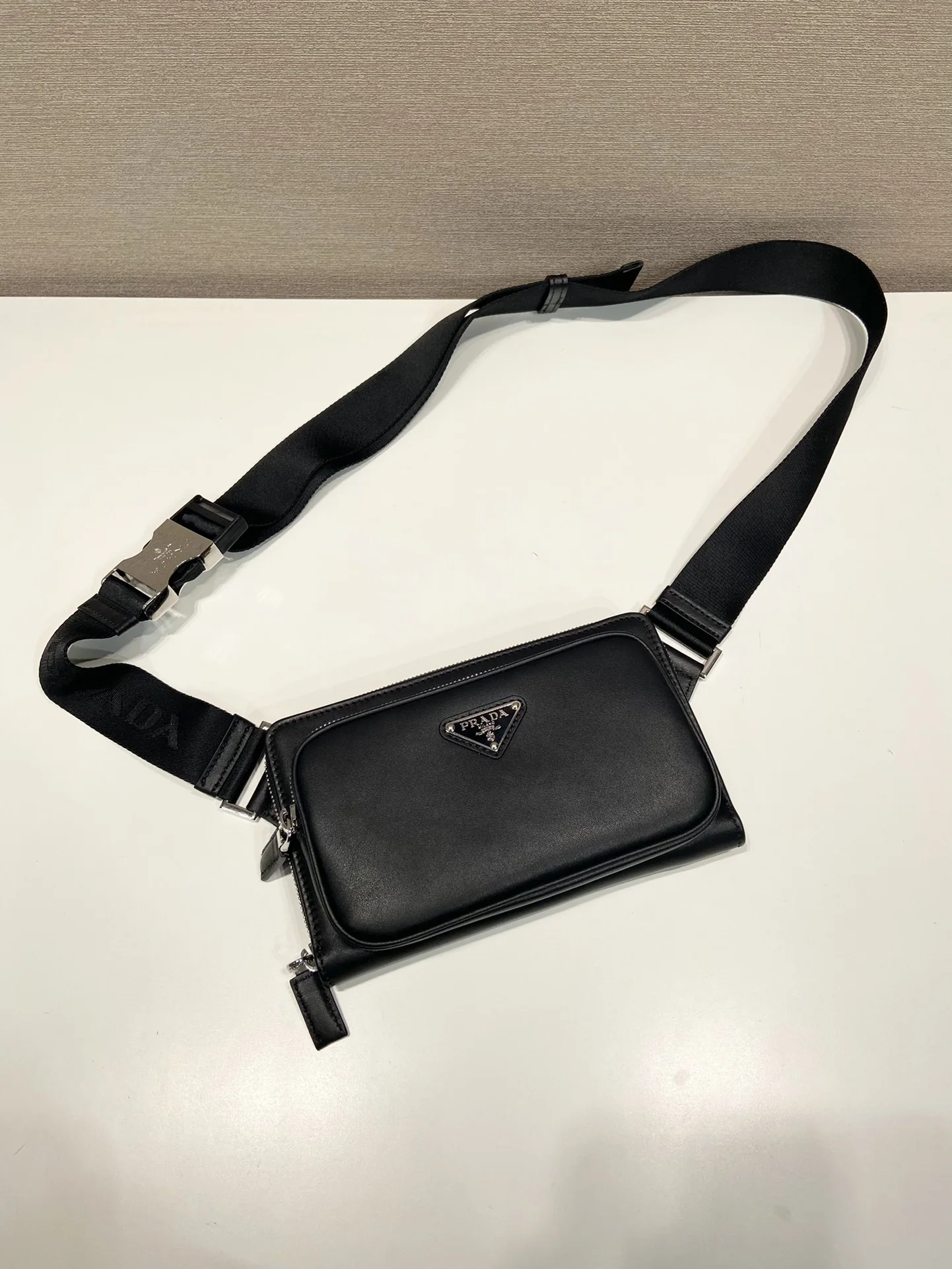 프라다 카프스킨 웨이스트백 2VH156 상세 이미지 3