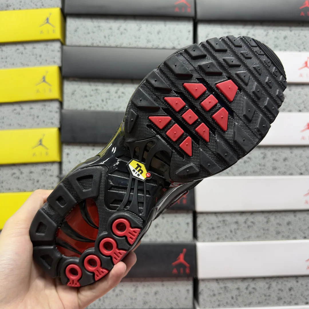 나이키 [BD] 에어 맥스 플러스 DO6383-001 201863 Nike Air Max Plus Metal Mesh Black Red 상세 이미지 9