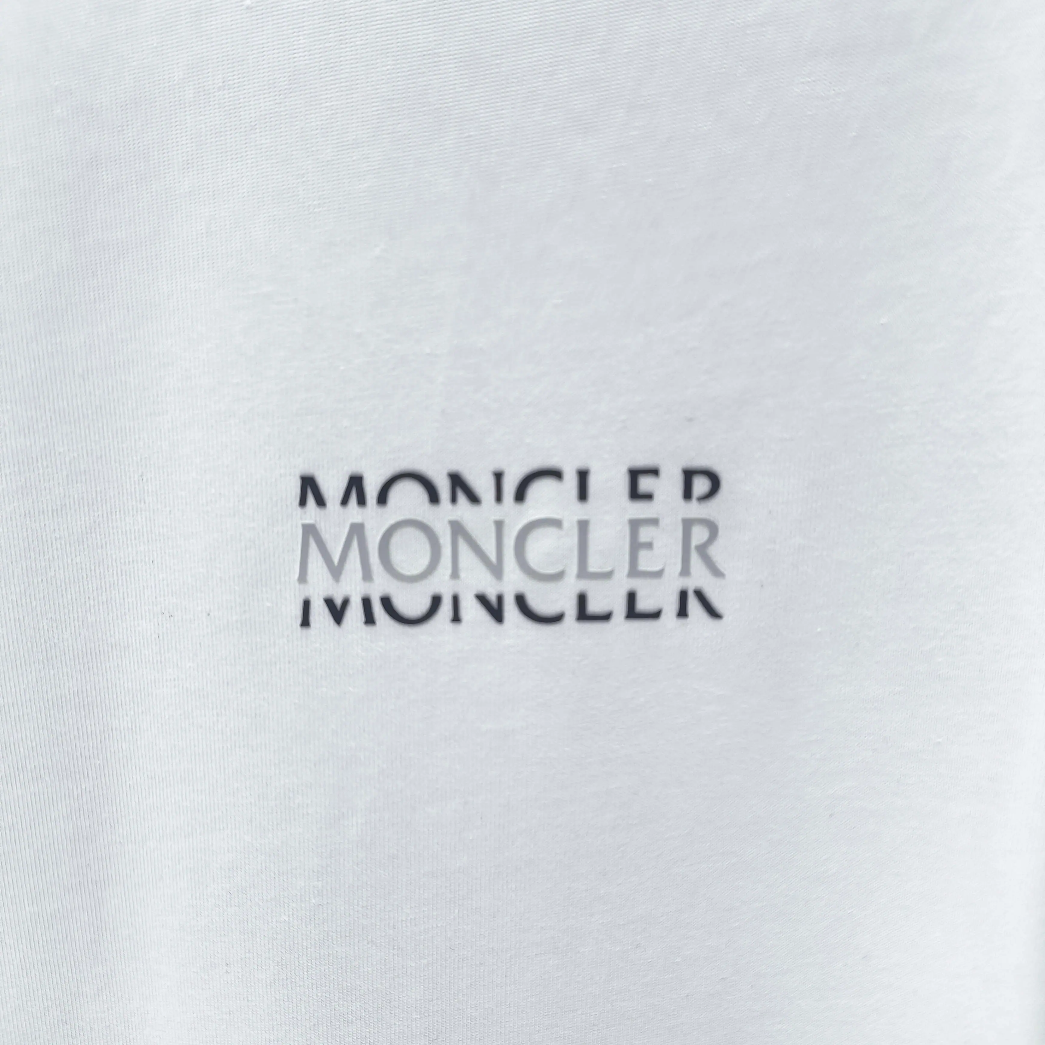 몽클레어 3D 두꺼운 루즈핏 여성 반팔 티셔츠 상세 이미지 4