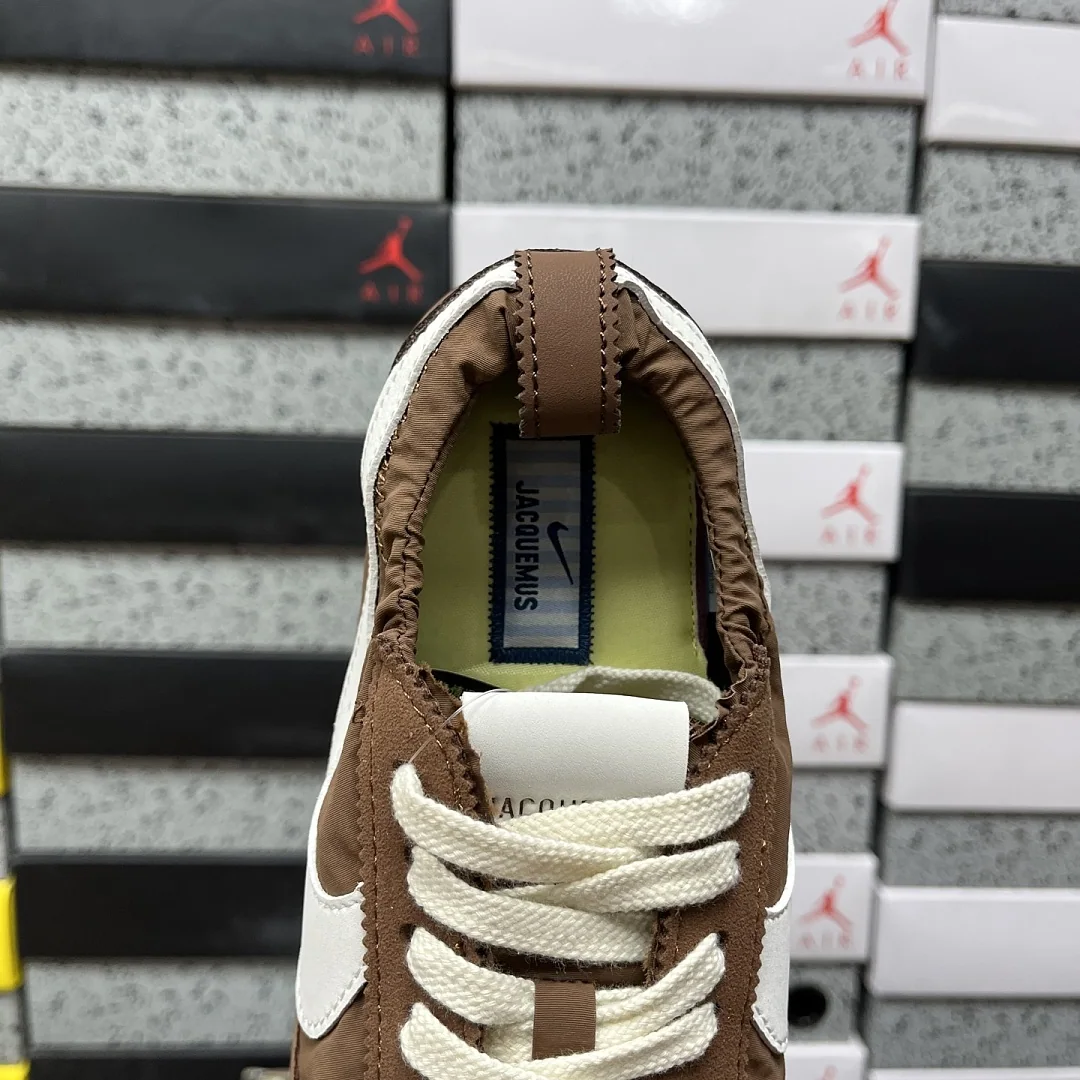 나이키 [YJ] HV8547-200 201603 Nike Moon Shoe SP Jacquemus Fauna Brown 상세 이미지 8