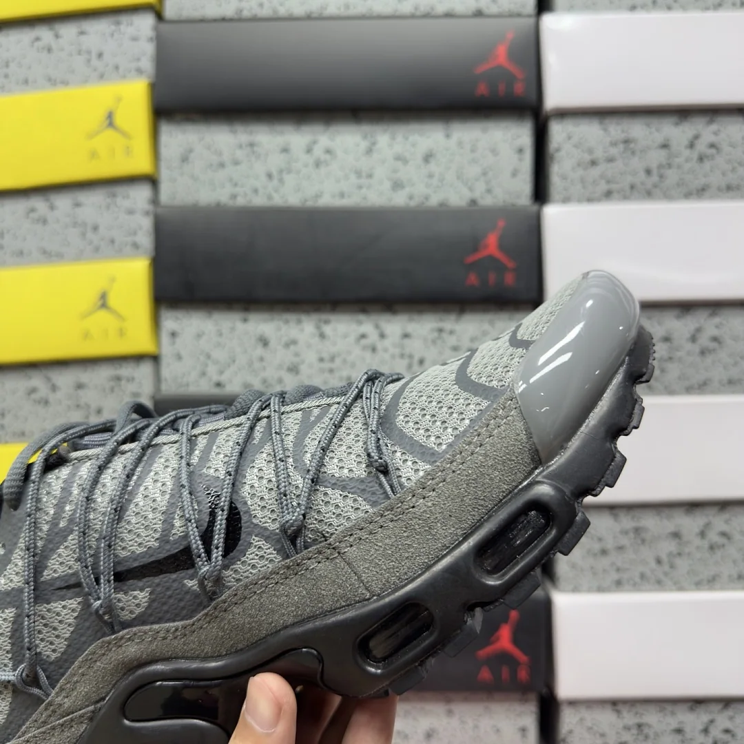 나이키 [BD] 에어 맥스 플러스 FD0670-002 201912 Nike Air Max Plus Toggle Grey Reflective 상세 이미지 2