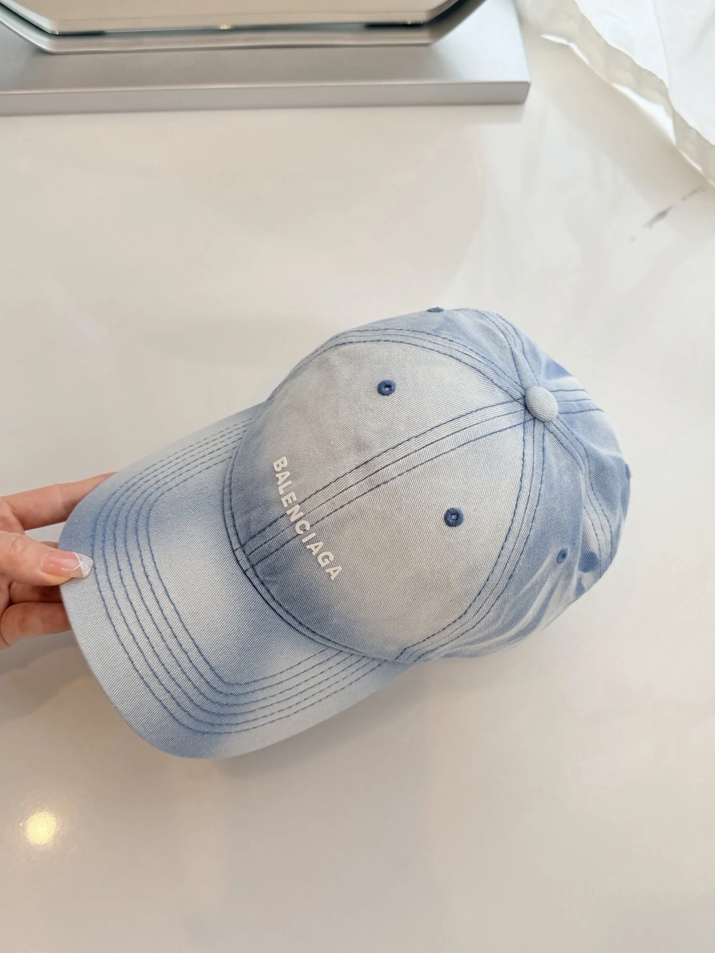 발렌시아가 워시드 데님 캡 상세 이미지 3