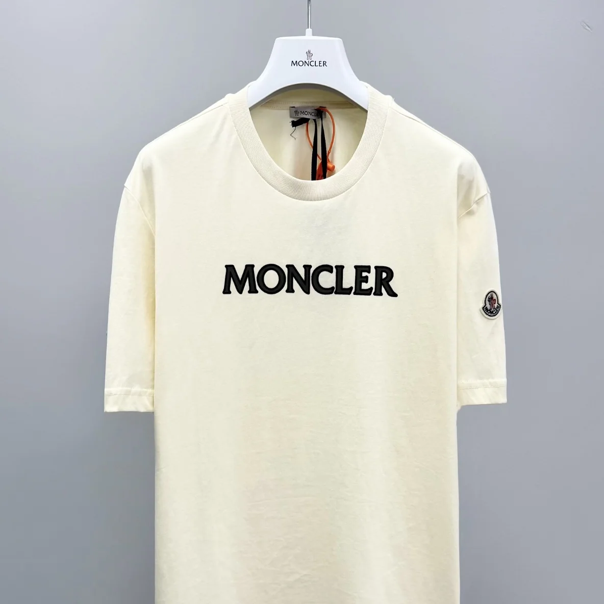 몽클레어 남성 로고 프린트 코튼 반팔 티셔츠 상세 이미지 3