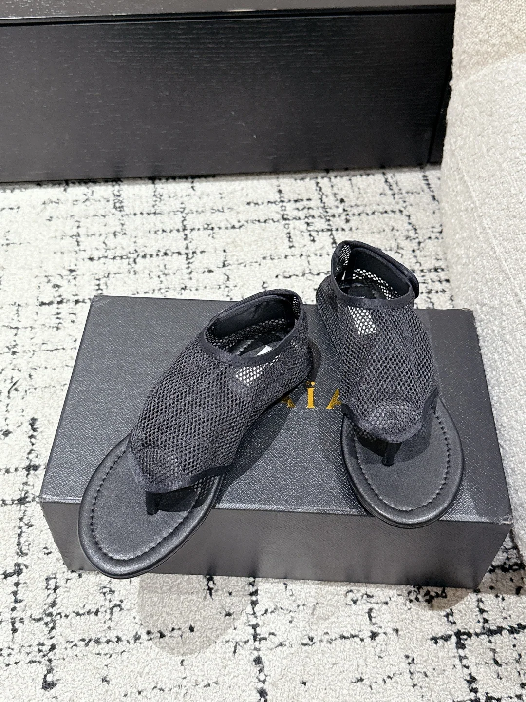 알라이아 메시 피쉬넷 발레 슈즈 상세 이미지 4