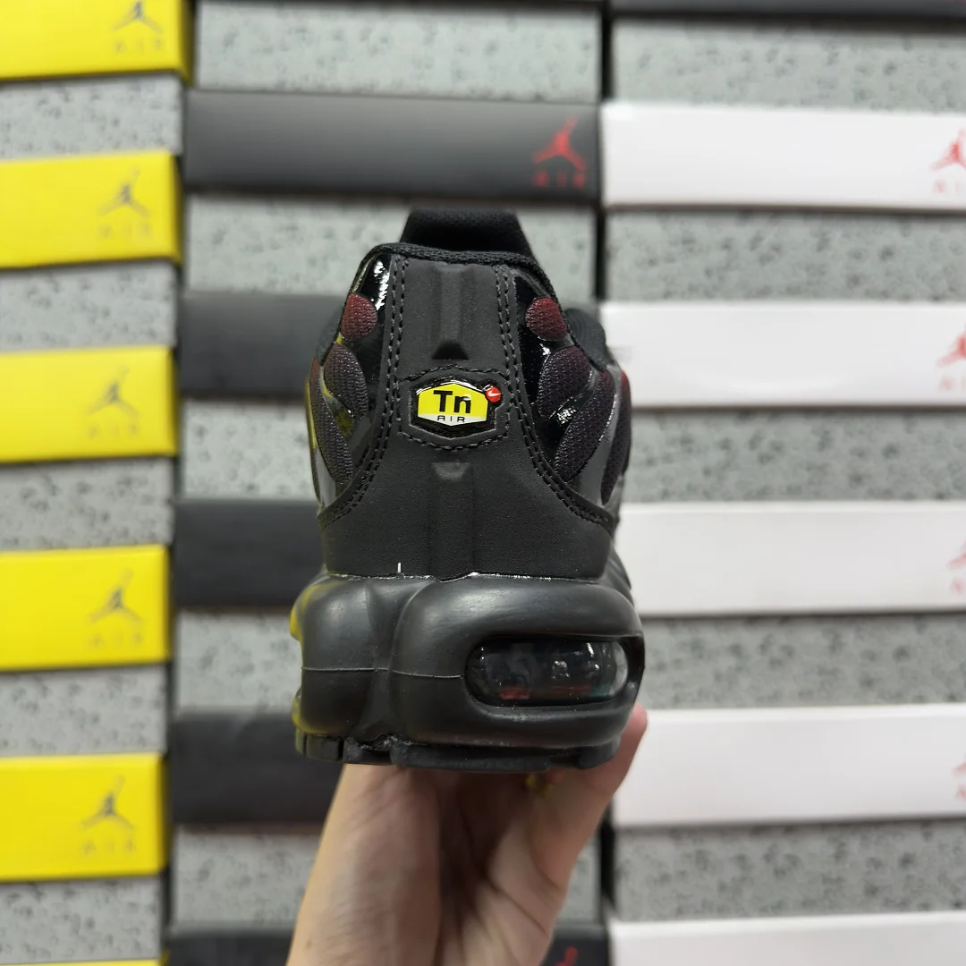나이키 [BD] 에어 맥스 플러스 DC1936-001 201873 Nike Air Max Plus Deadpool 상세 이미지 7