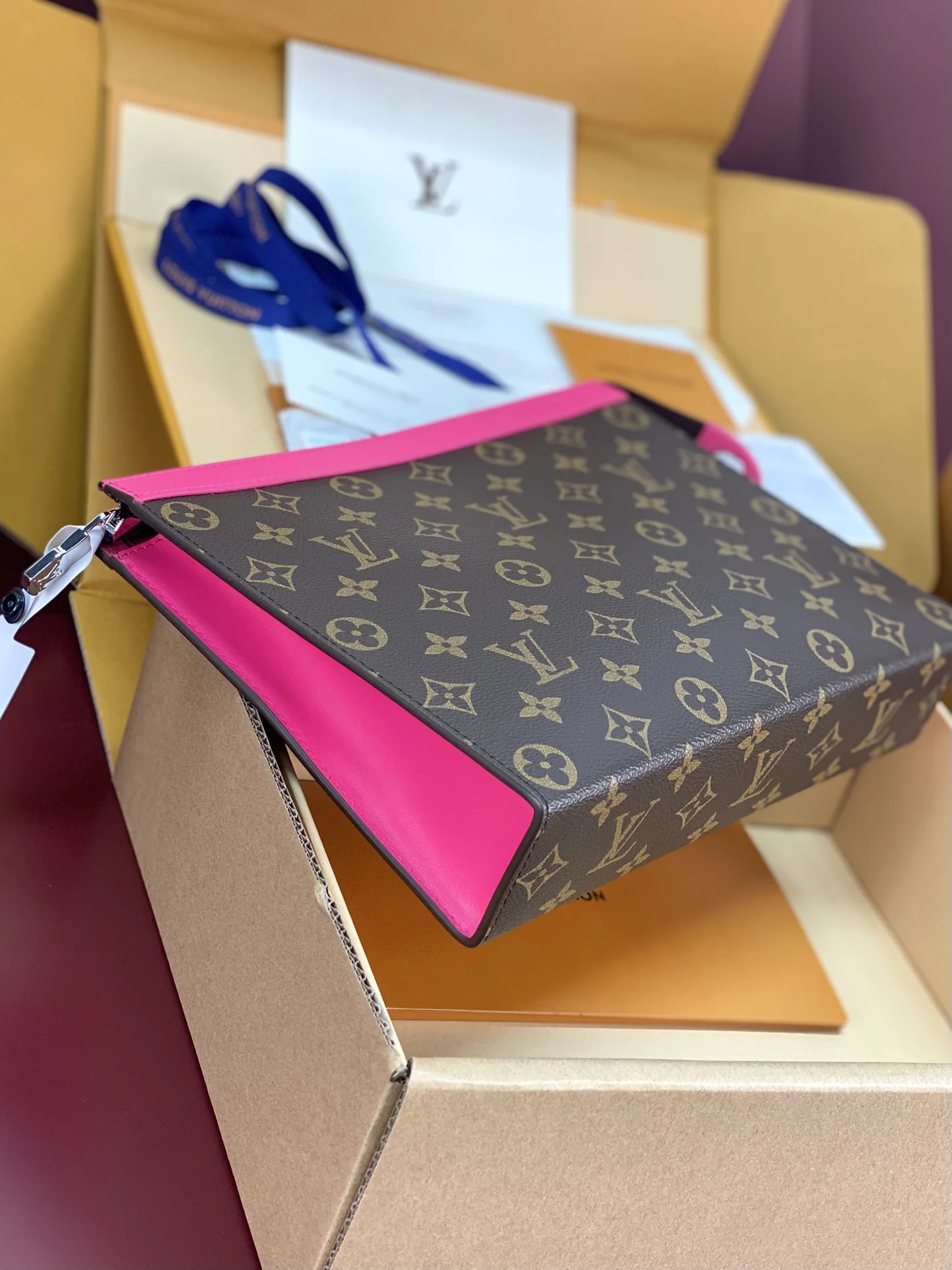 루이비통 포쉐트 보야주 미디엄 클러치백 M12820 상세 이미지 9