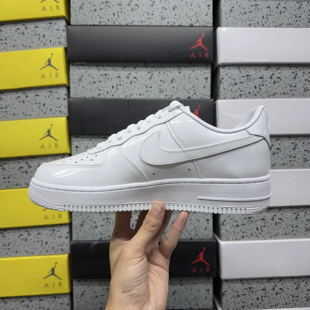 나이키 [MAX] 에어 포스 1 로우 IV2857-100 201752 Nike Air Force 1 Low '07 Premium White 상세 이미지 2