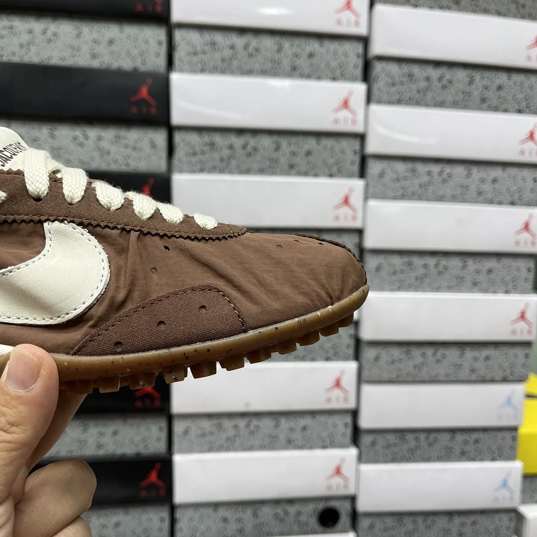 나이키 [GOD] HV8547-200 201597 Nike Moon Shoe SP Jacquemus Fauna Brown 상세 이미지 5
