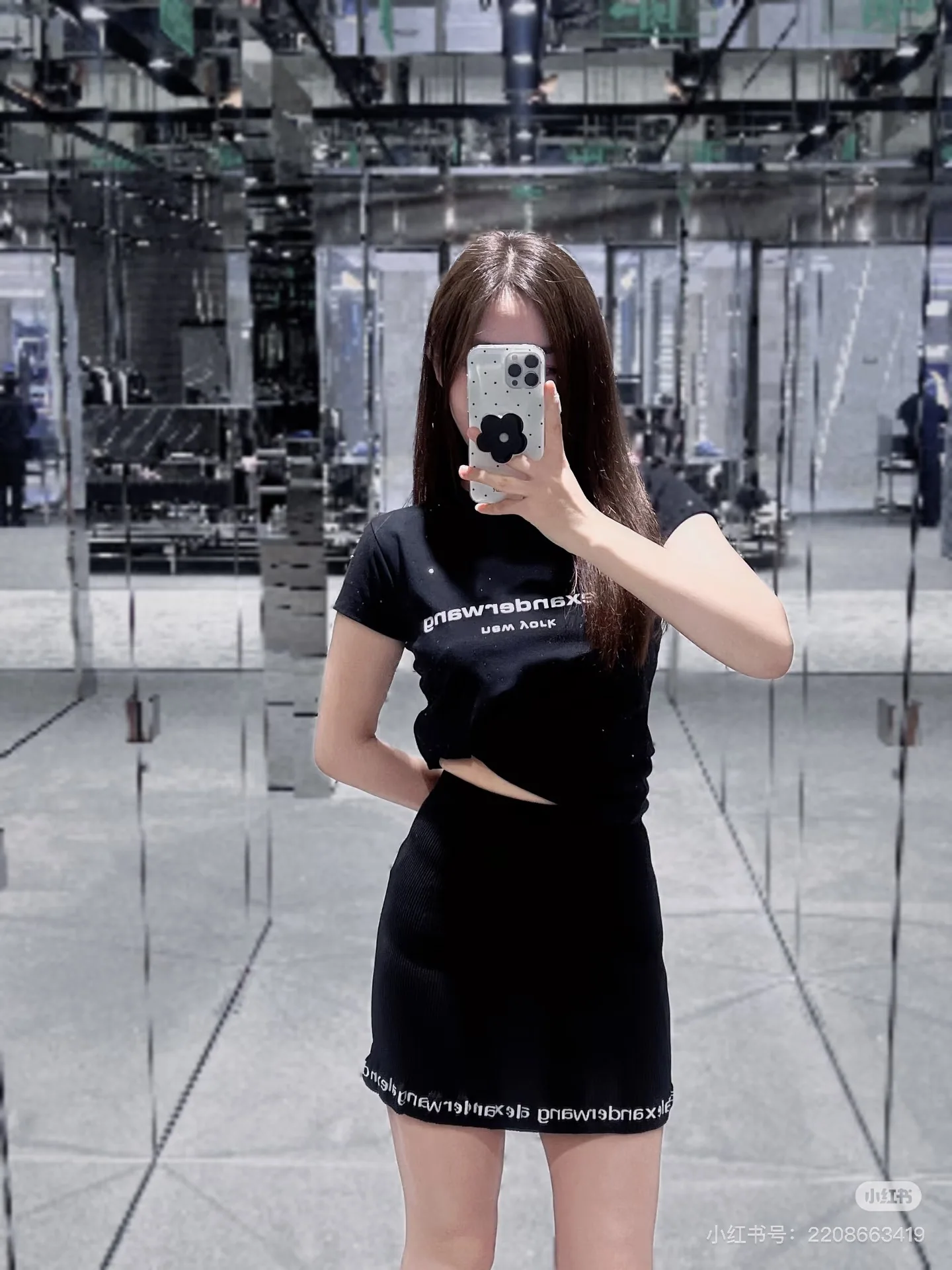 알렉산더왕 라인스톤 슬림핏 여성 반팔 탑 상세 이미지 5