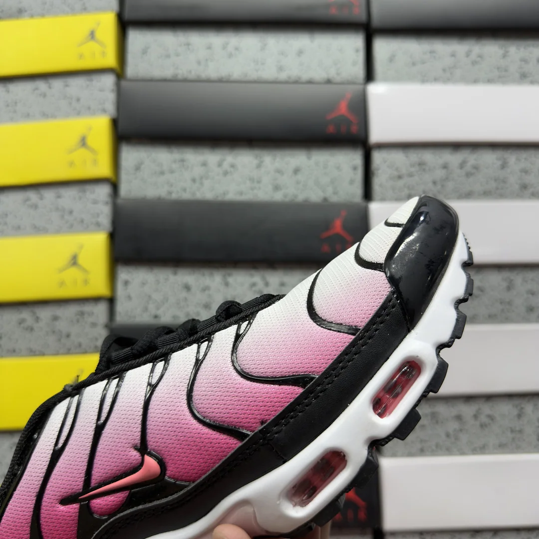 나이키 [BD] 에어 맥스 플러스 DZ3670-002 201867 Nike Air Max Plus Black Hot Punch 상세 이미지 2