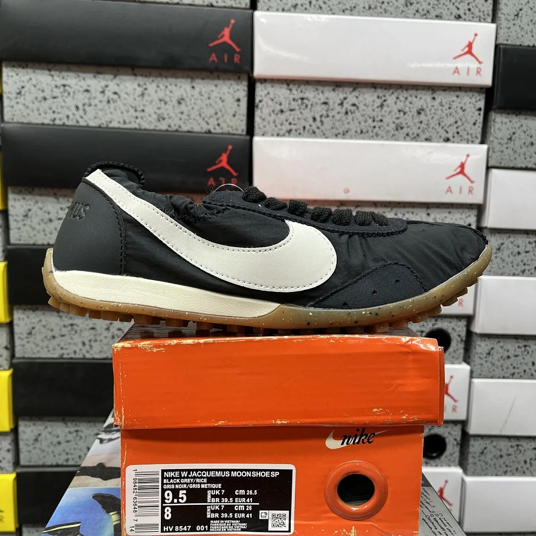 나이키 [YJ] HV8547-001 201605 Nike Moon Shoe SP Jacquemus Off Noir