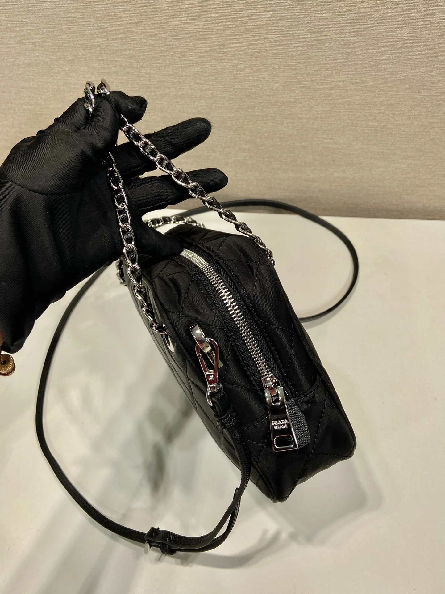 프라다 나일론 카메라 가방 1BD642 상세 이미지 6
