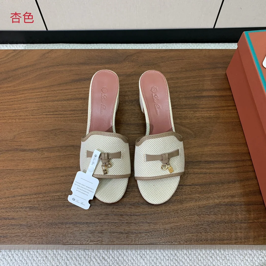 로로피아나 컬러 블록 미드힐 뮬 샌들 147241