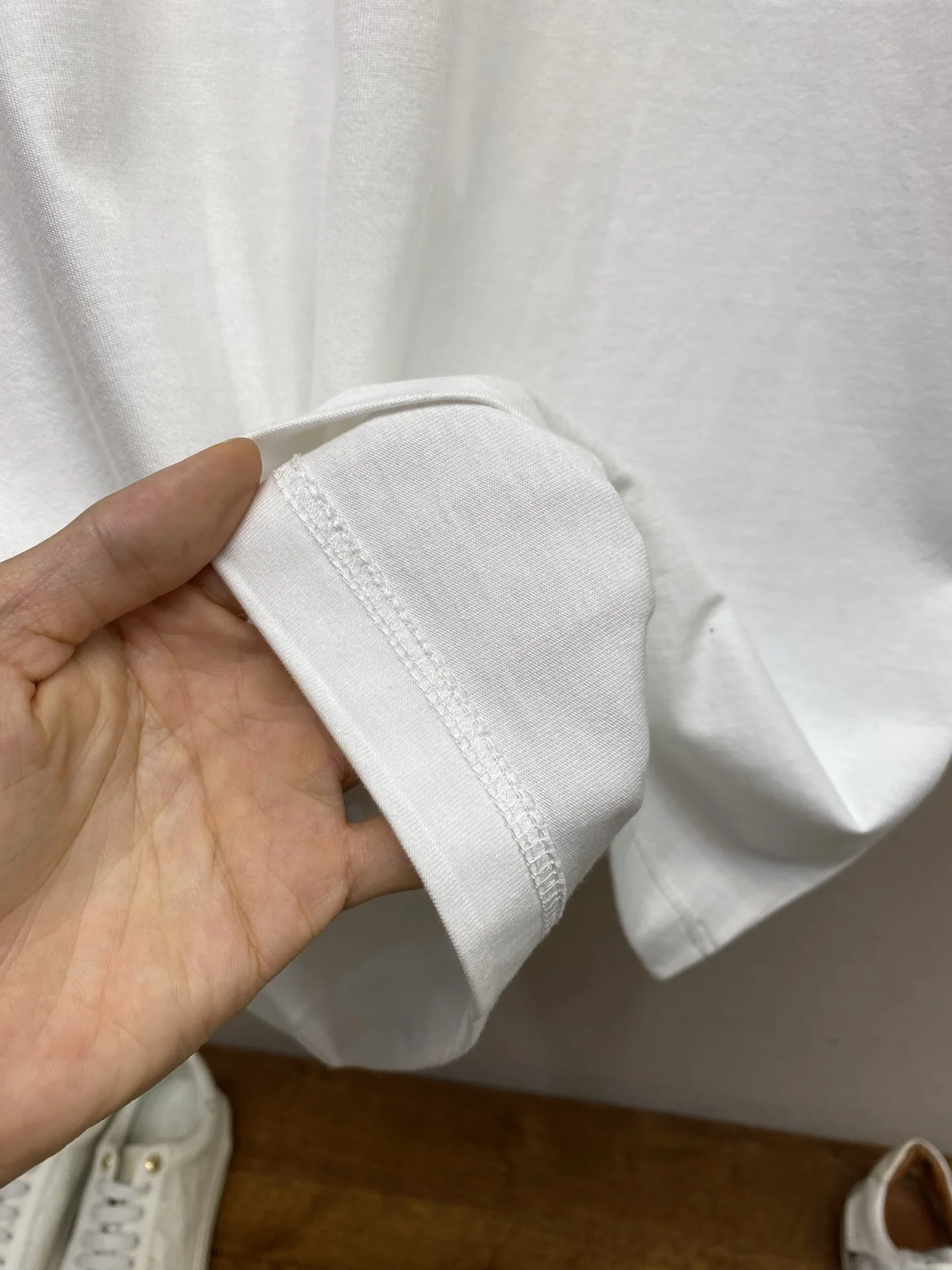 구찌 리본 프린트 호스빗 남성 반팔 티셔츠 상세 이미지 6
