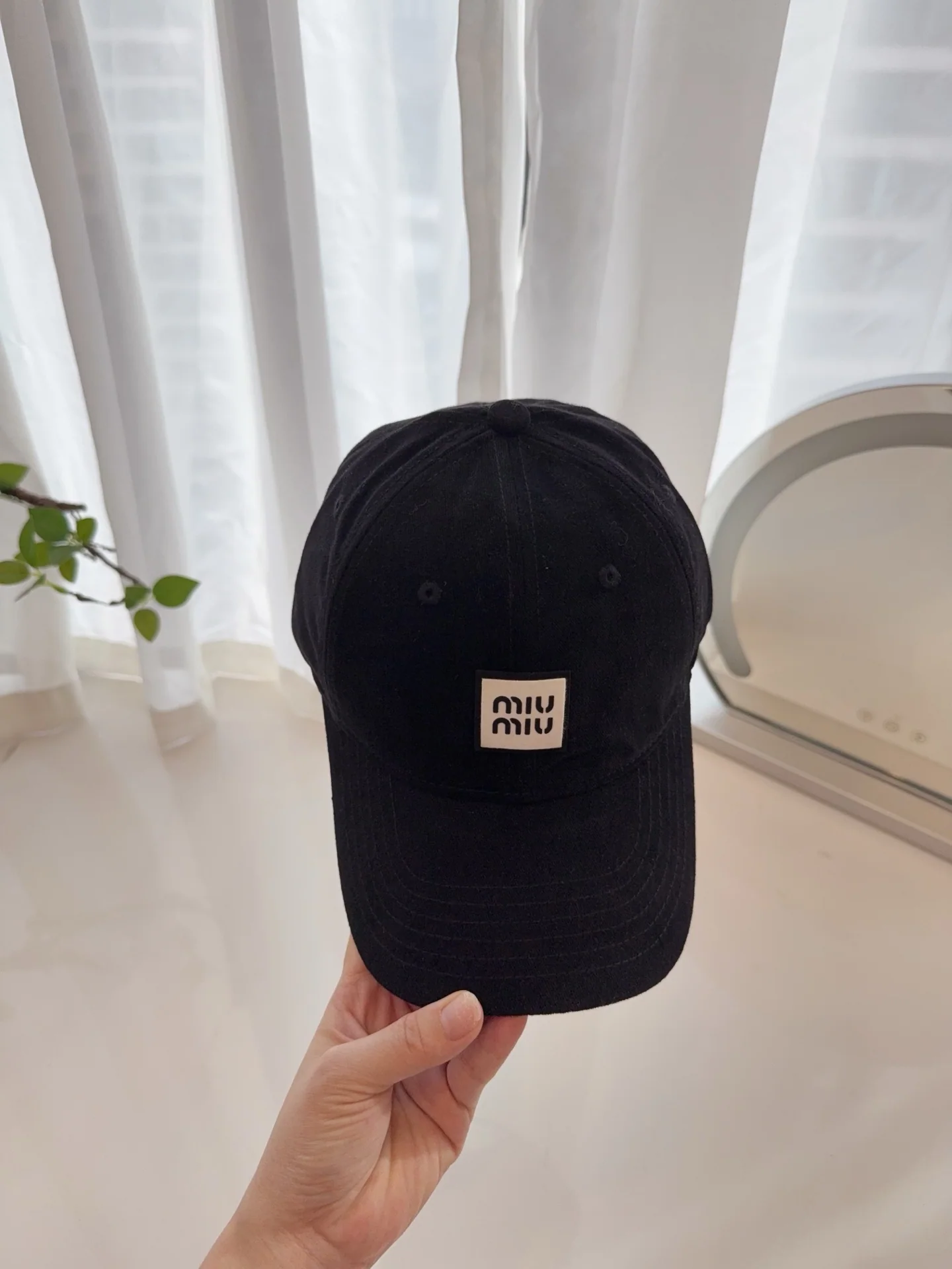 미우미우 모자 81343 Miu Miu Cap 상세 이미지 2
