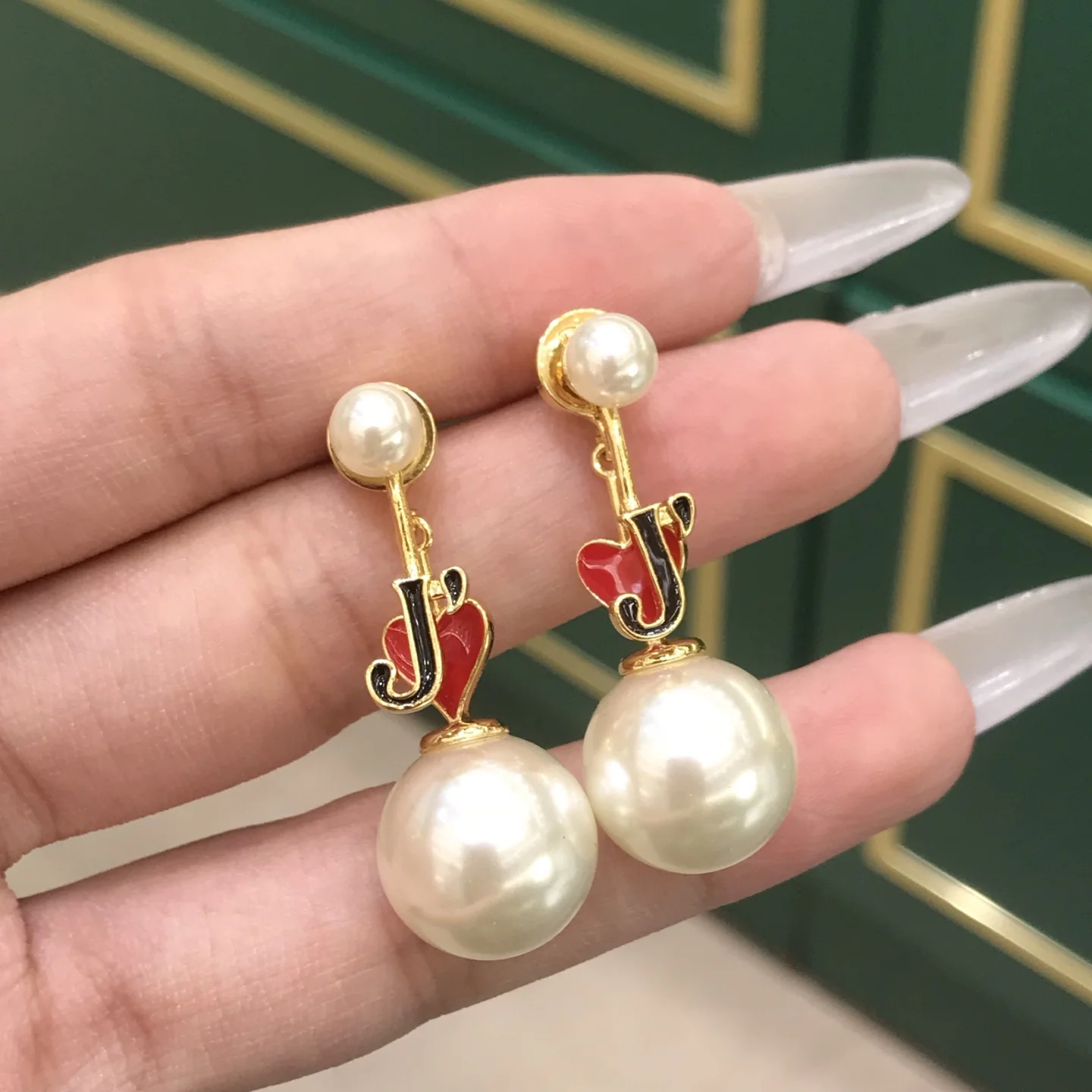 디올 J' 진주 롱 귀걸이 상세 이미지 5